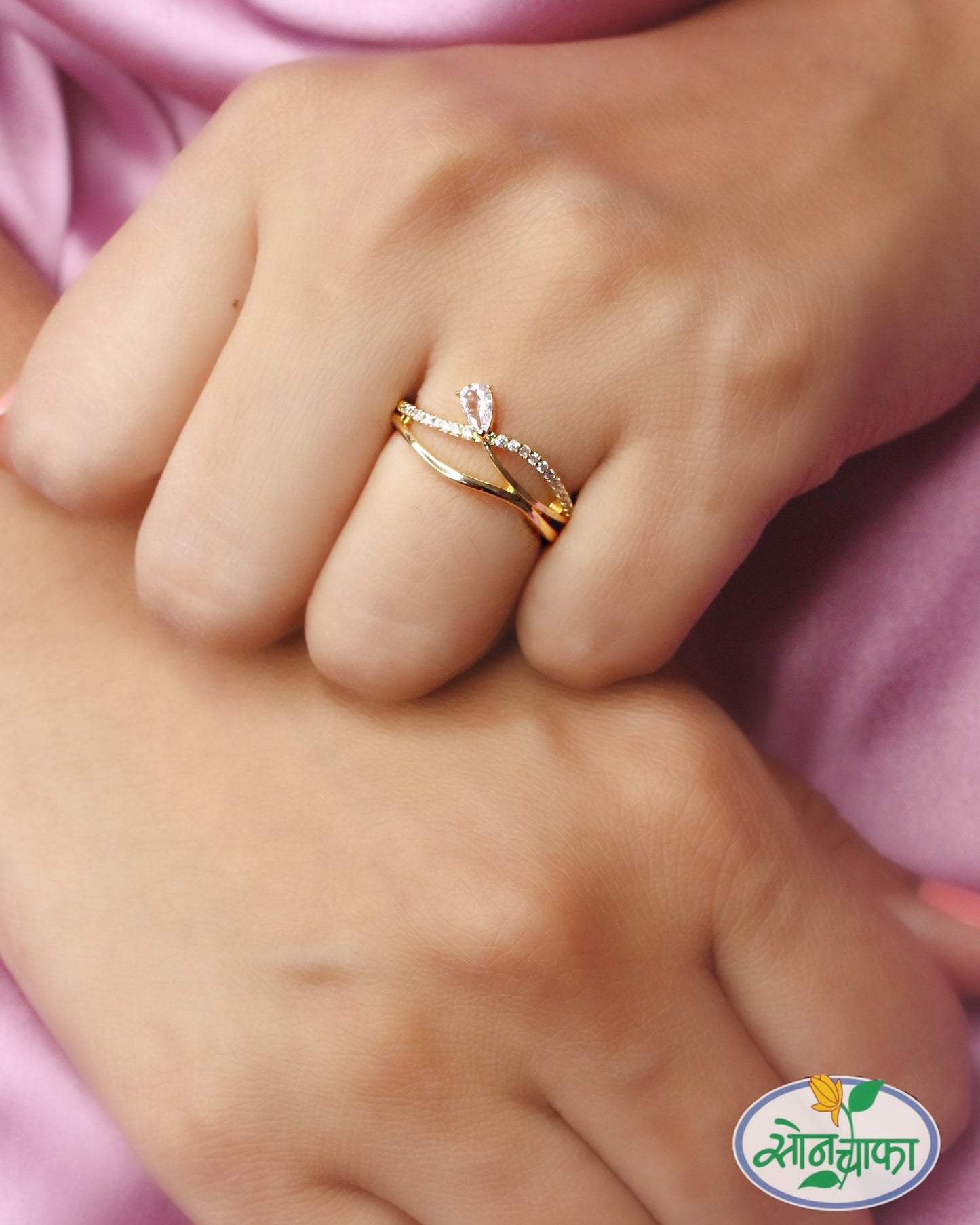 DAZZLING DIAMOND RINGS