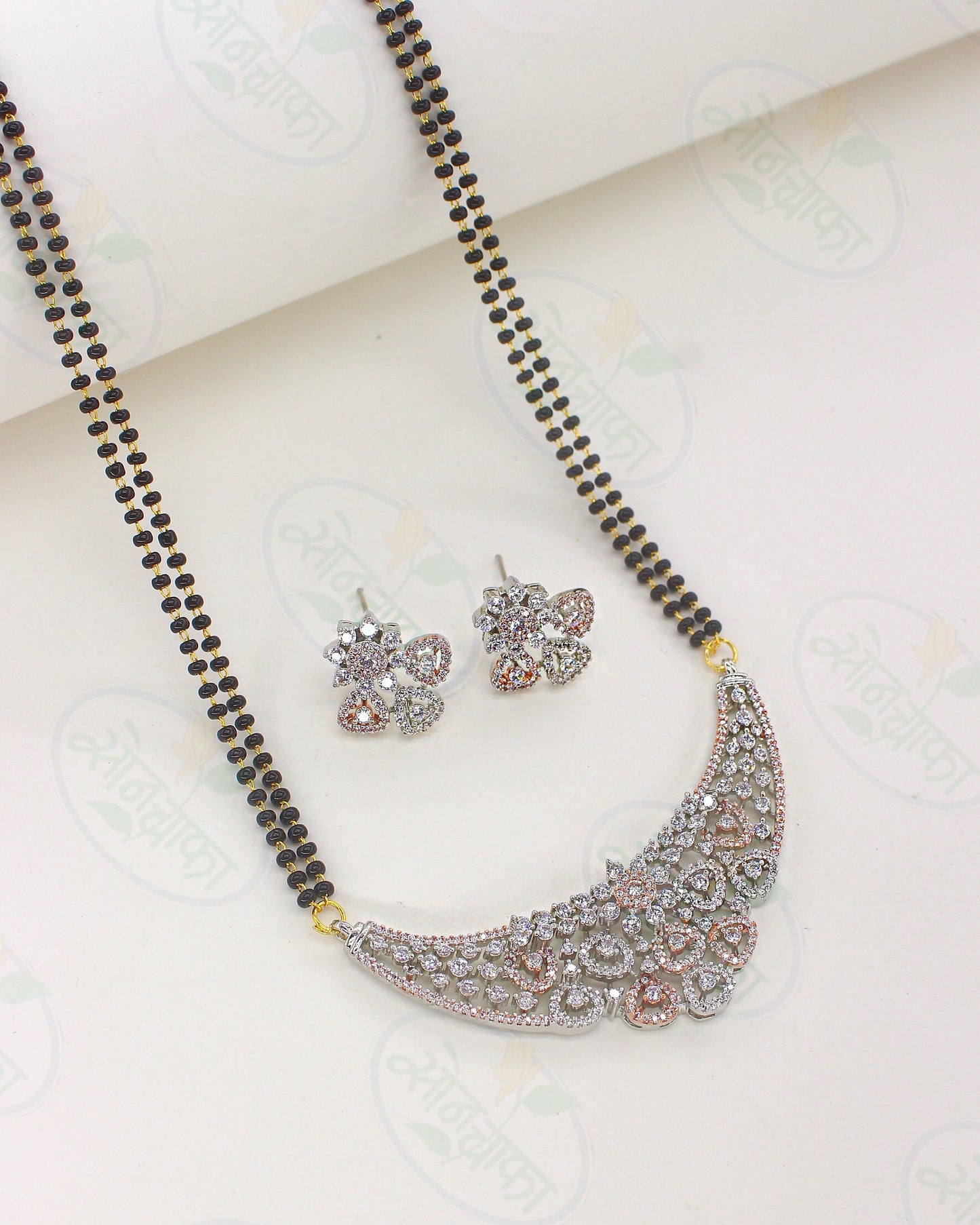 MODERN & ELEGANT TEXTURED DIAMOND MANGALSUTRA