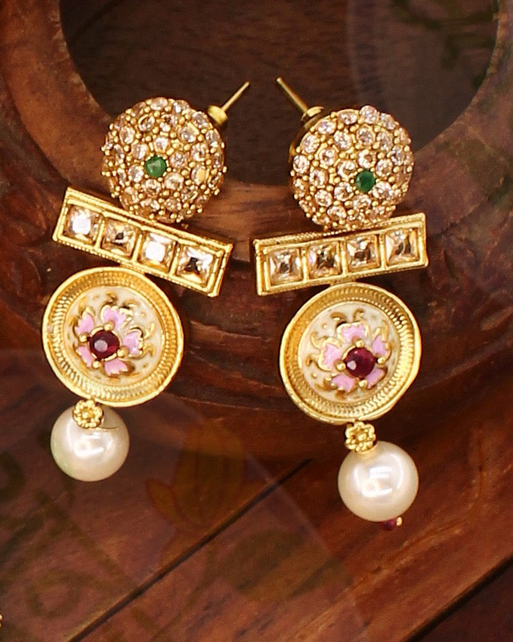 INSPIRING TRADITIONAL NECKLACE