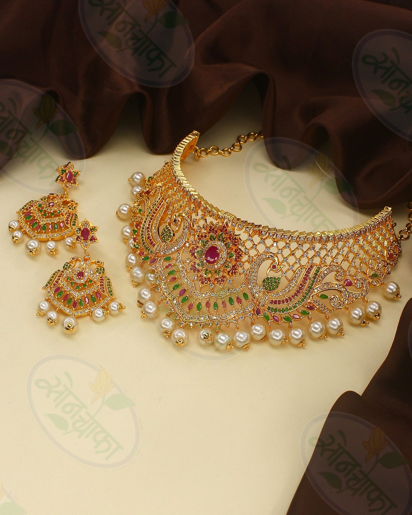 DELIGHT PEACOCK NECKLACE