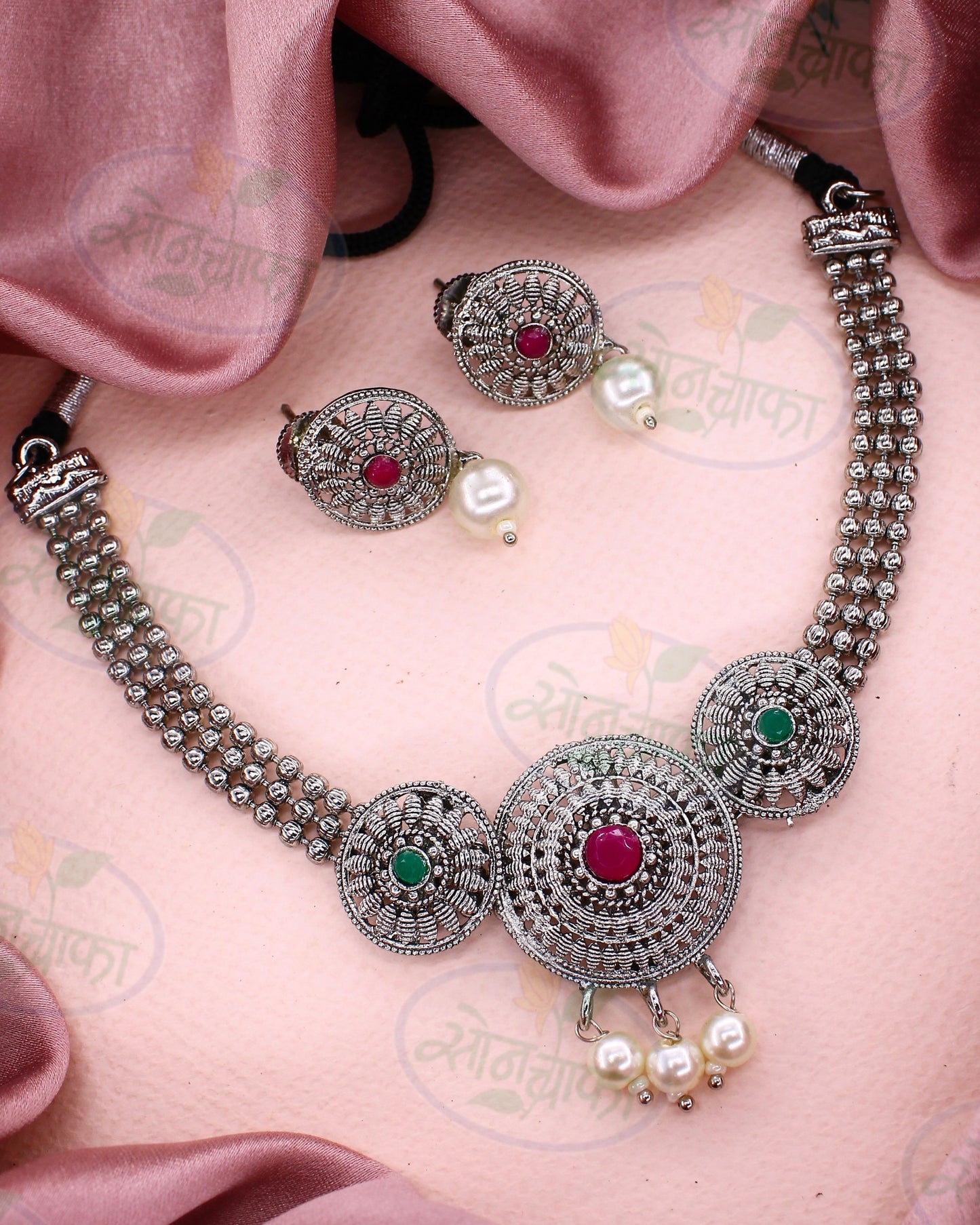 TREDY OXIDISED NECKLACE