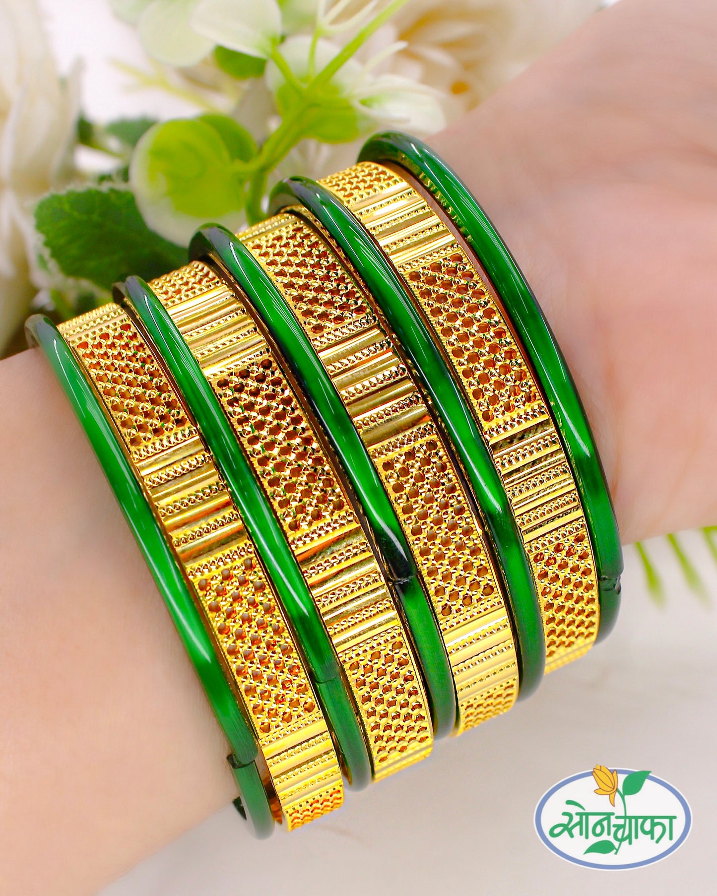 SQUARE DESIGN GOLD BANGLES