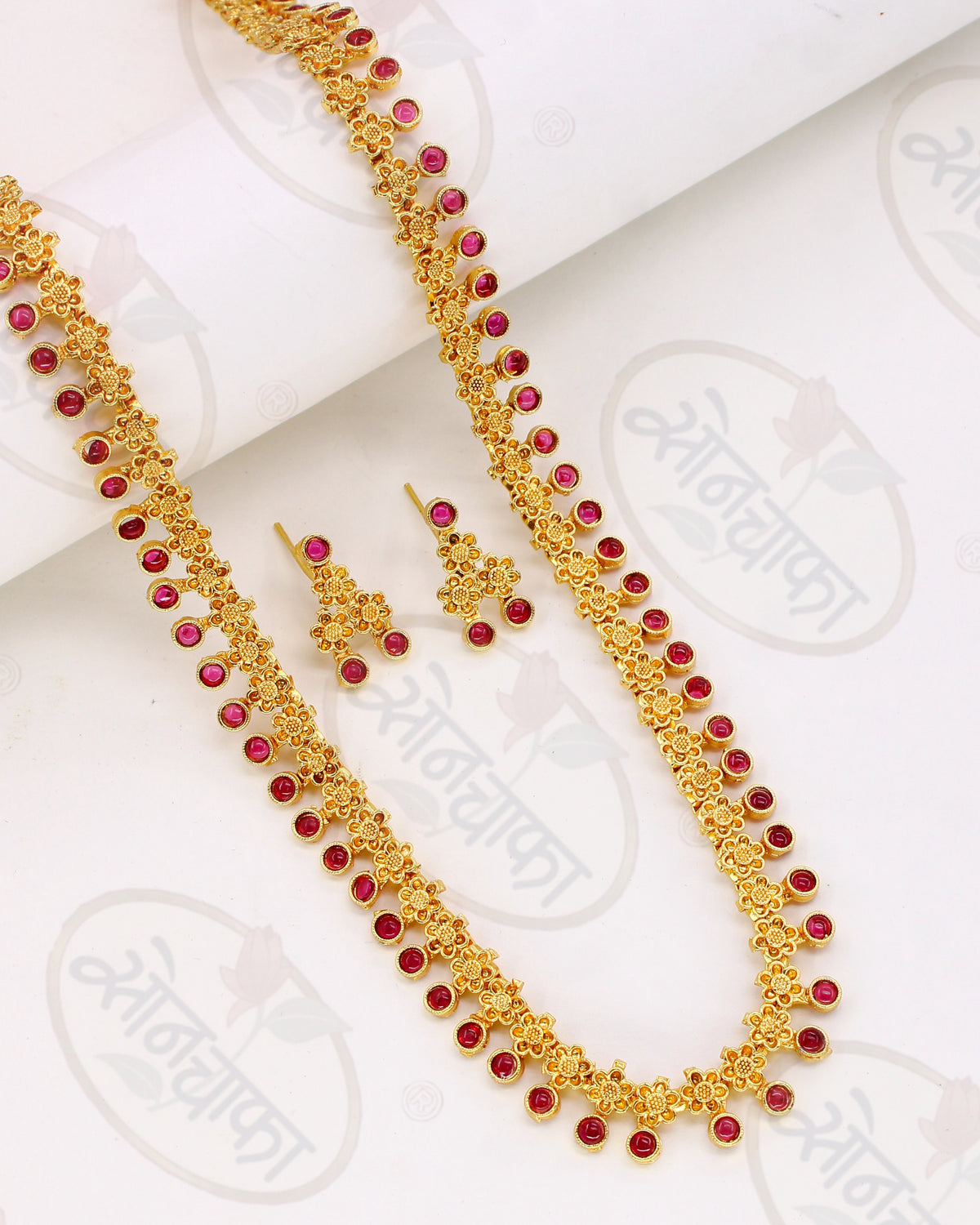 BLOSSOM FLORAL NECKLACE