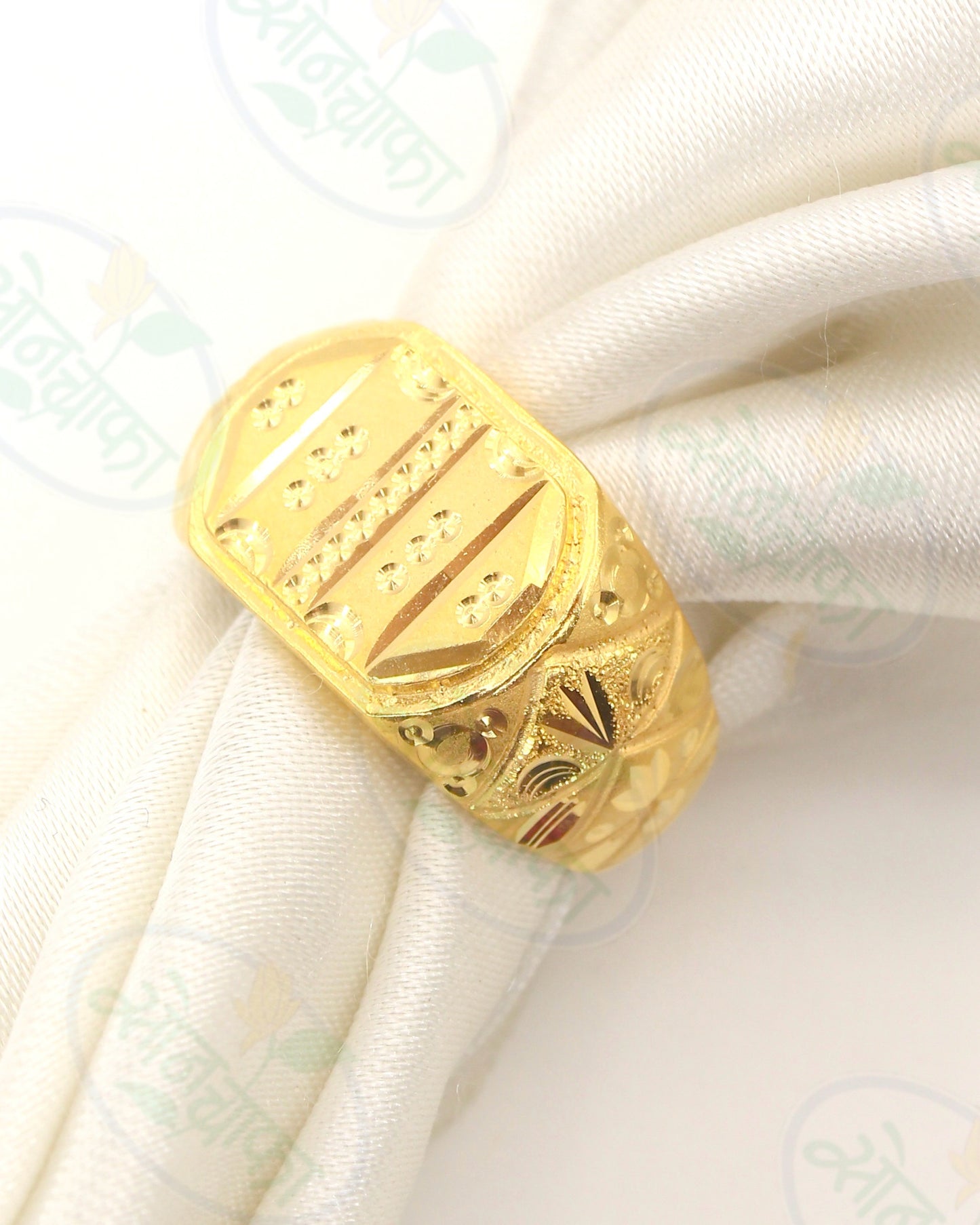 BRILLIANT GOLD PLATED RING