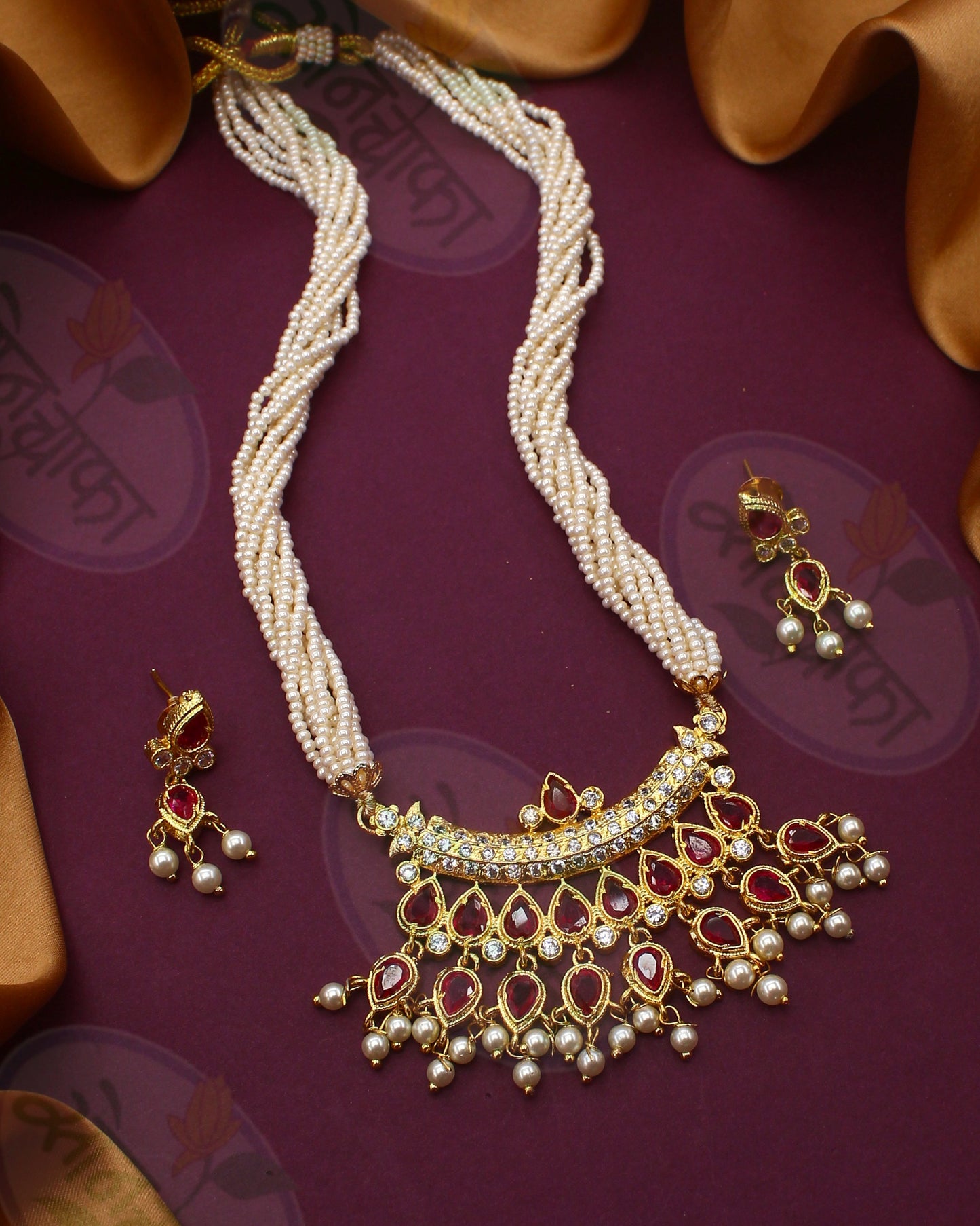 ENTICING TANMANI NECKLACE