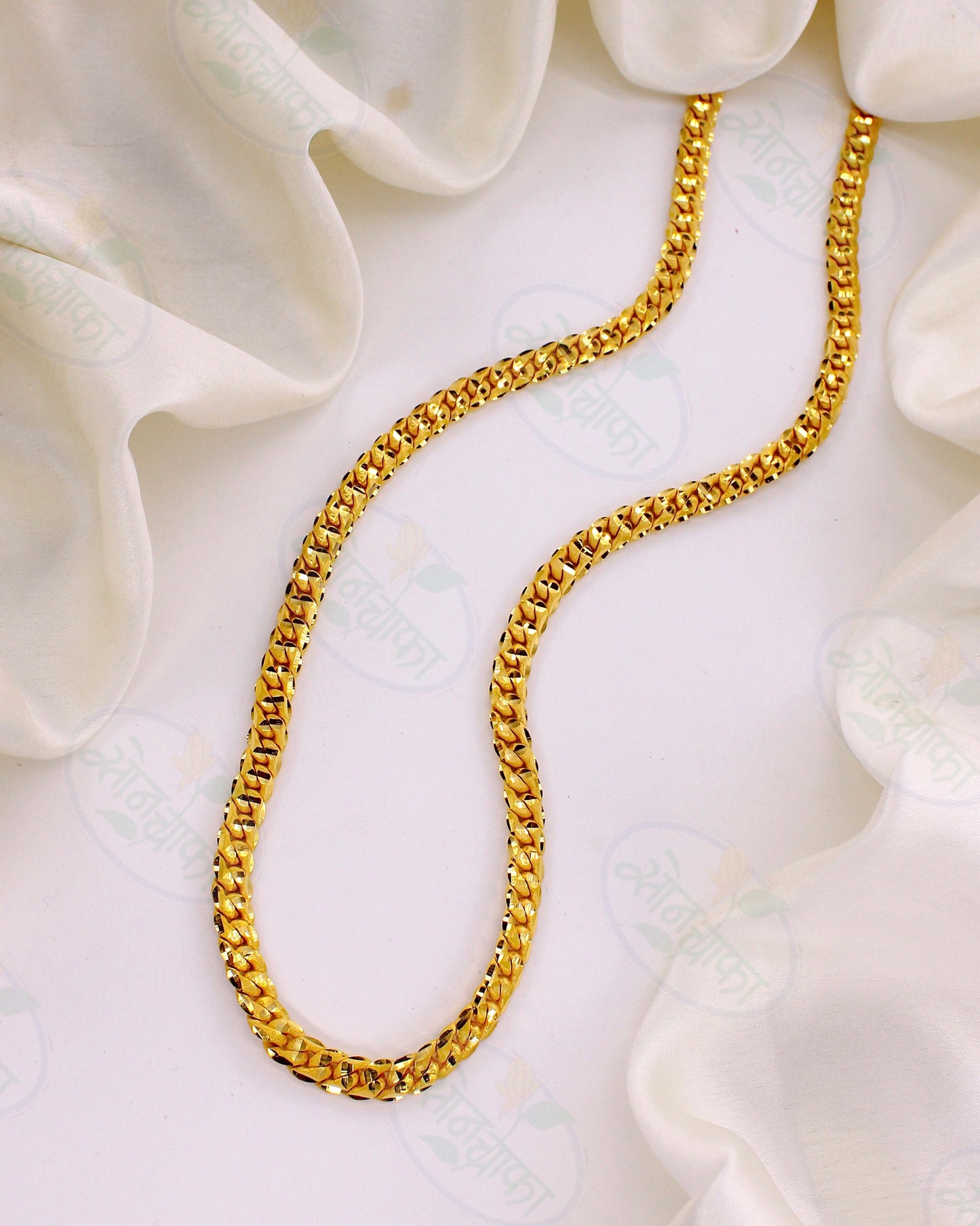 CAPTIVATING GOLD PLATED CHAIN