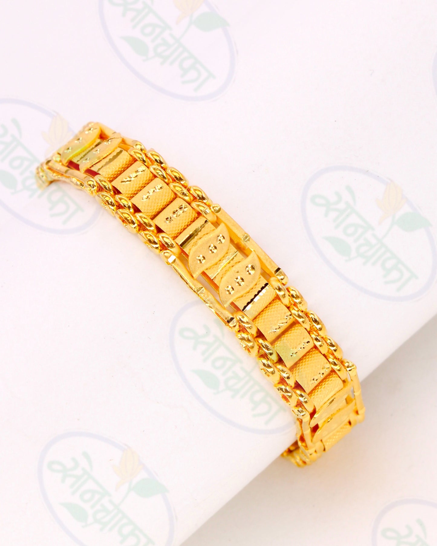 STYLISH GOLD PLATED BRACELATE