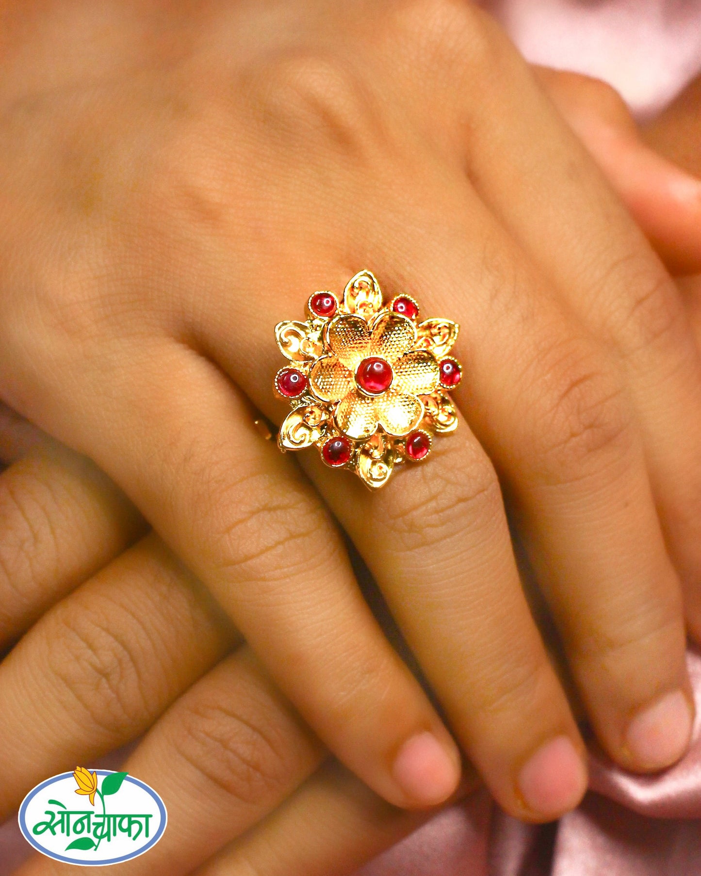 FLORAL DESIGNER FINGER RING