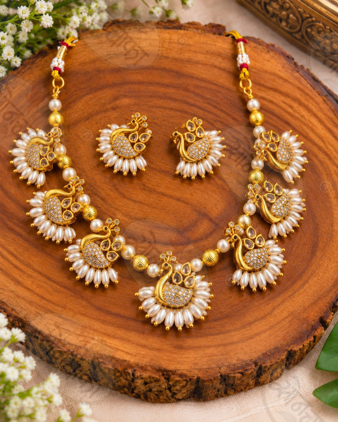 DAZZLING PEACOCK NECKLACE
