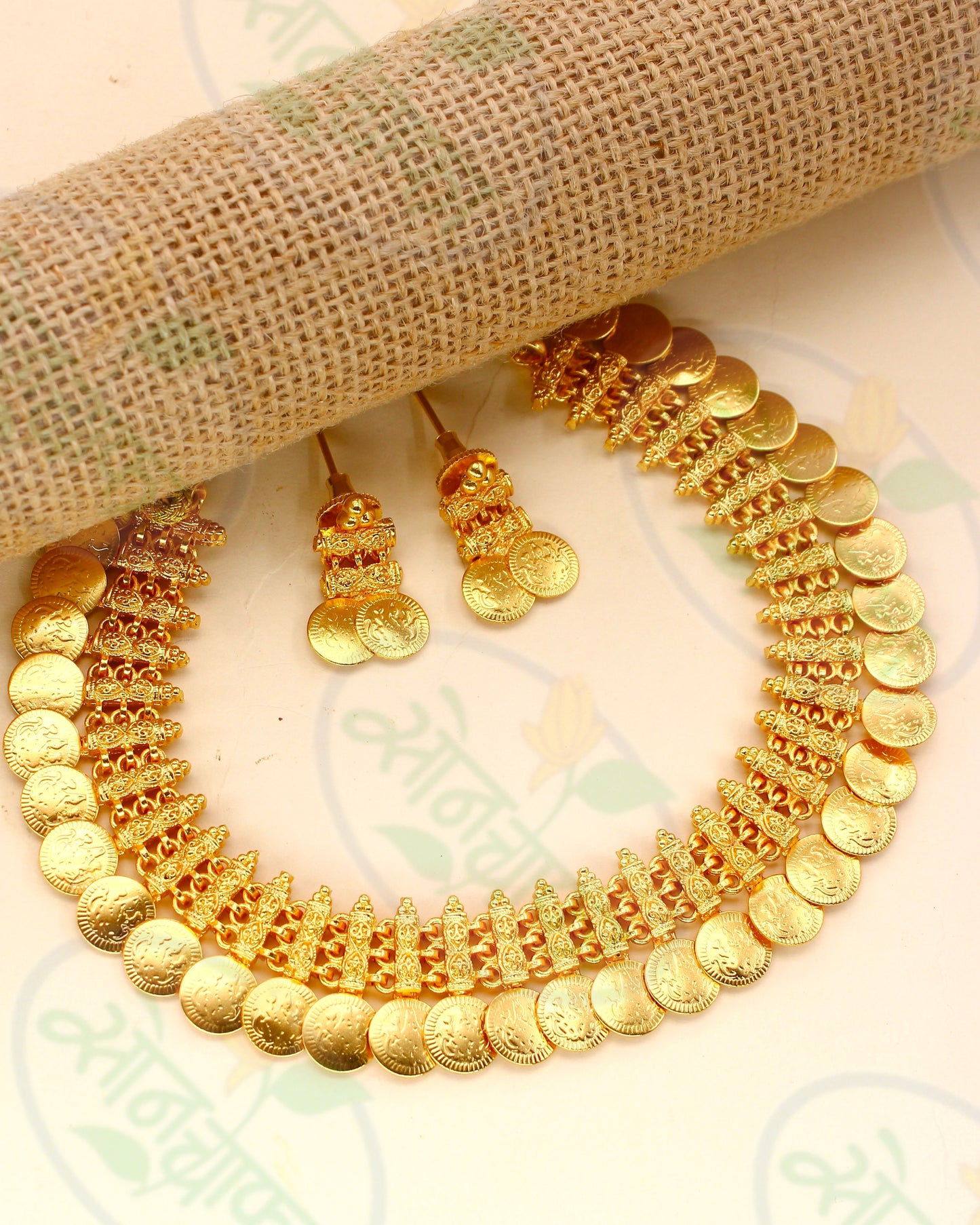 TRADITIONAL COIN NECKLACE