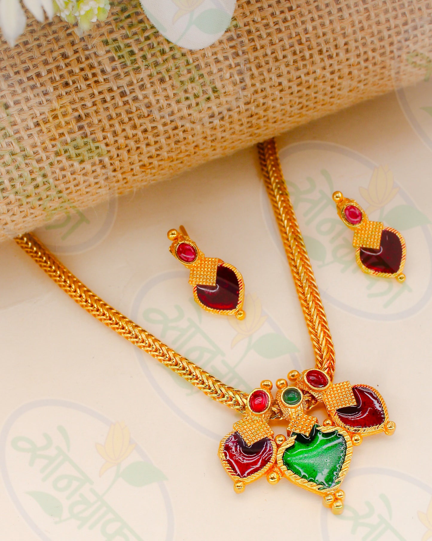 LEAF DESIGNER NECKLACE