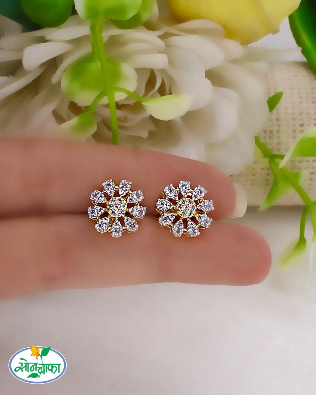 FLORET DIAMOND STUDS EARRINGS