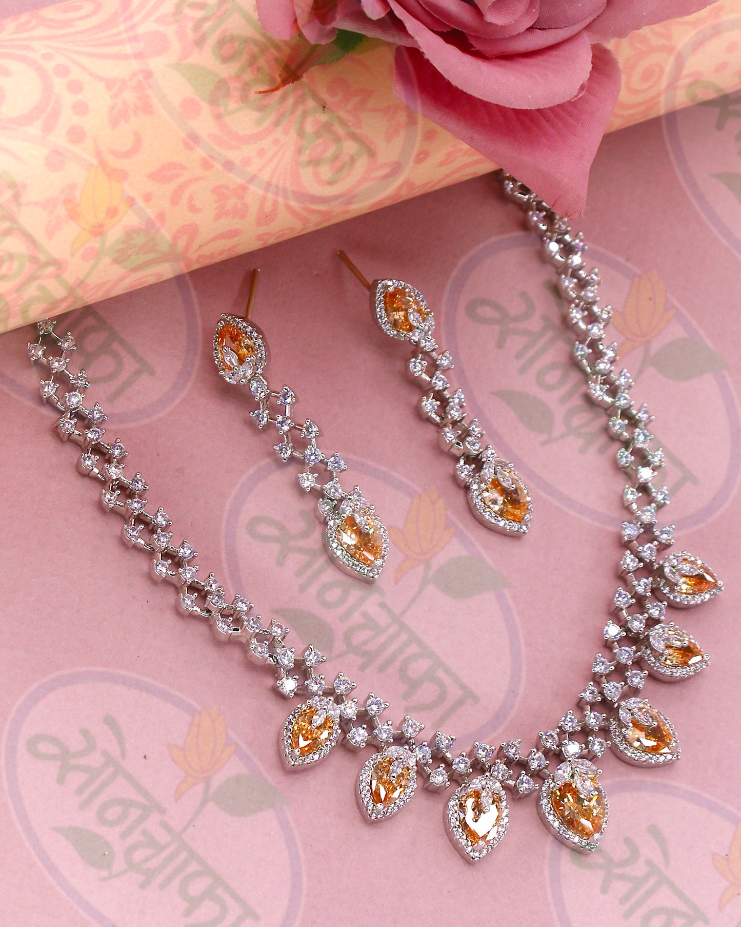 RADIANT GLAM DIAMOND NECKLACE