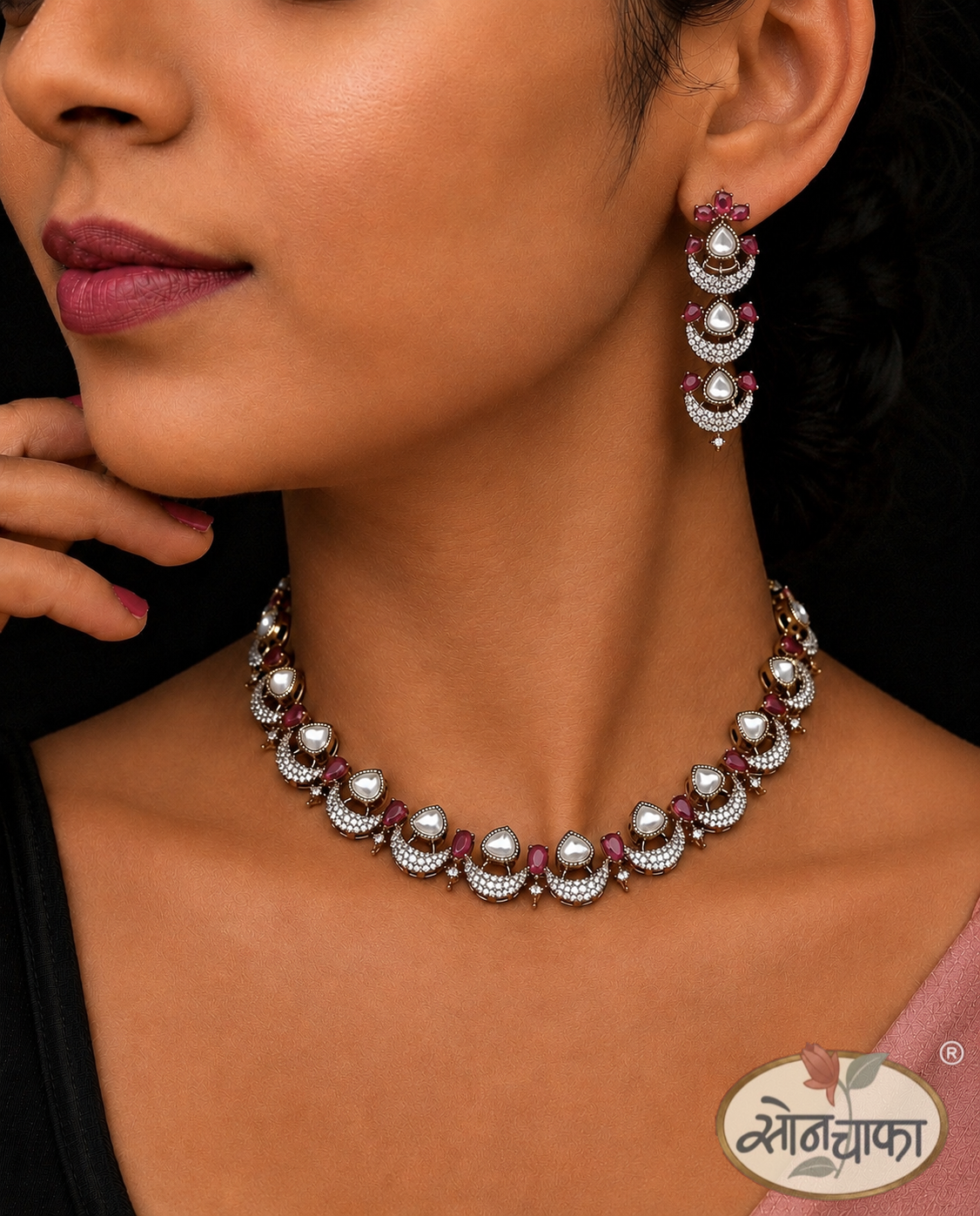 EMERALD CHANDRIKA NECKLACE