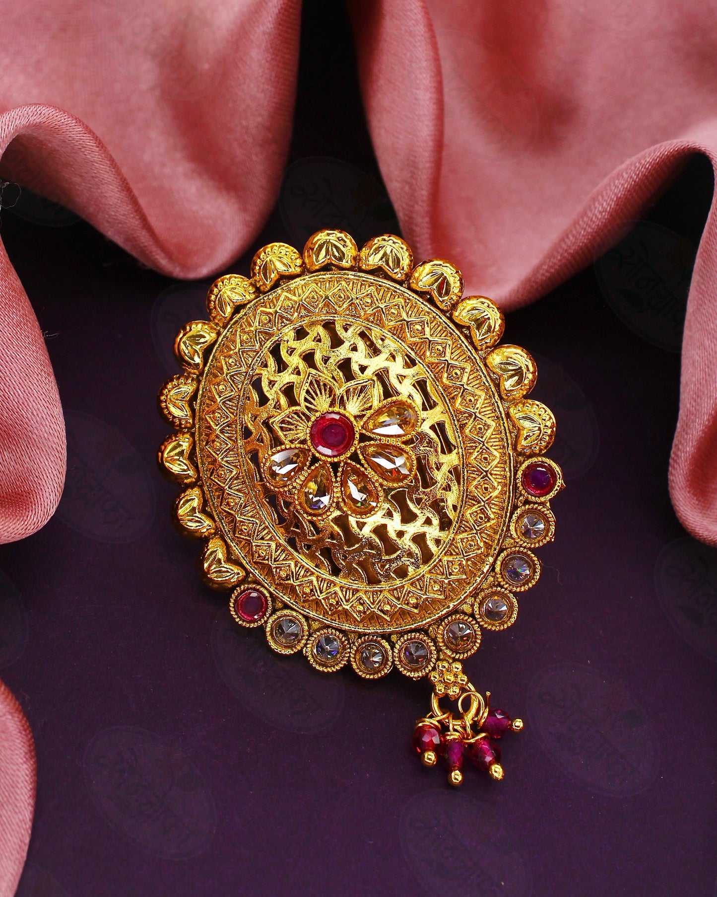 REGAL FLORET SAREEPIN