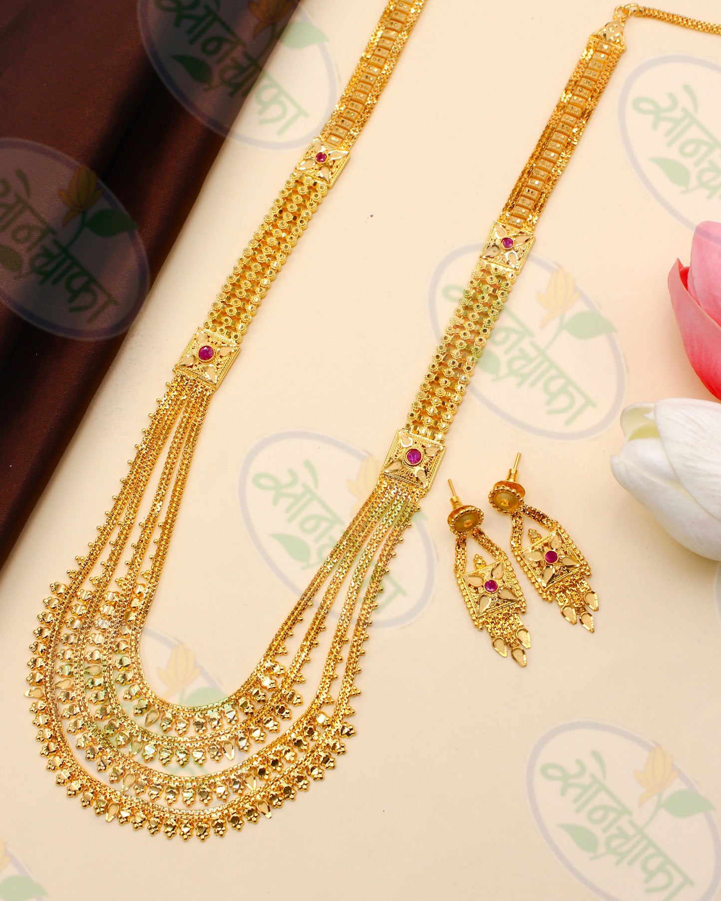 DELIGHTFUL FLOWERET NECKLACE