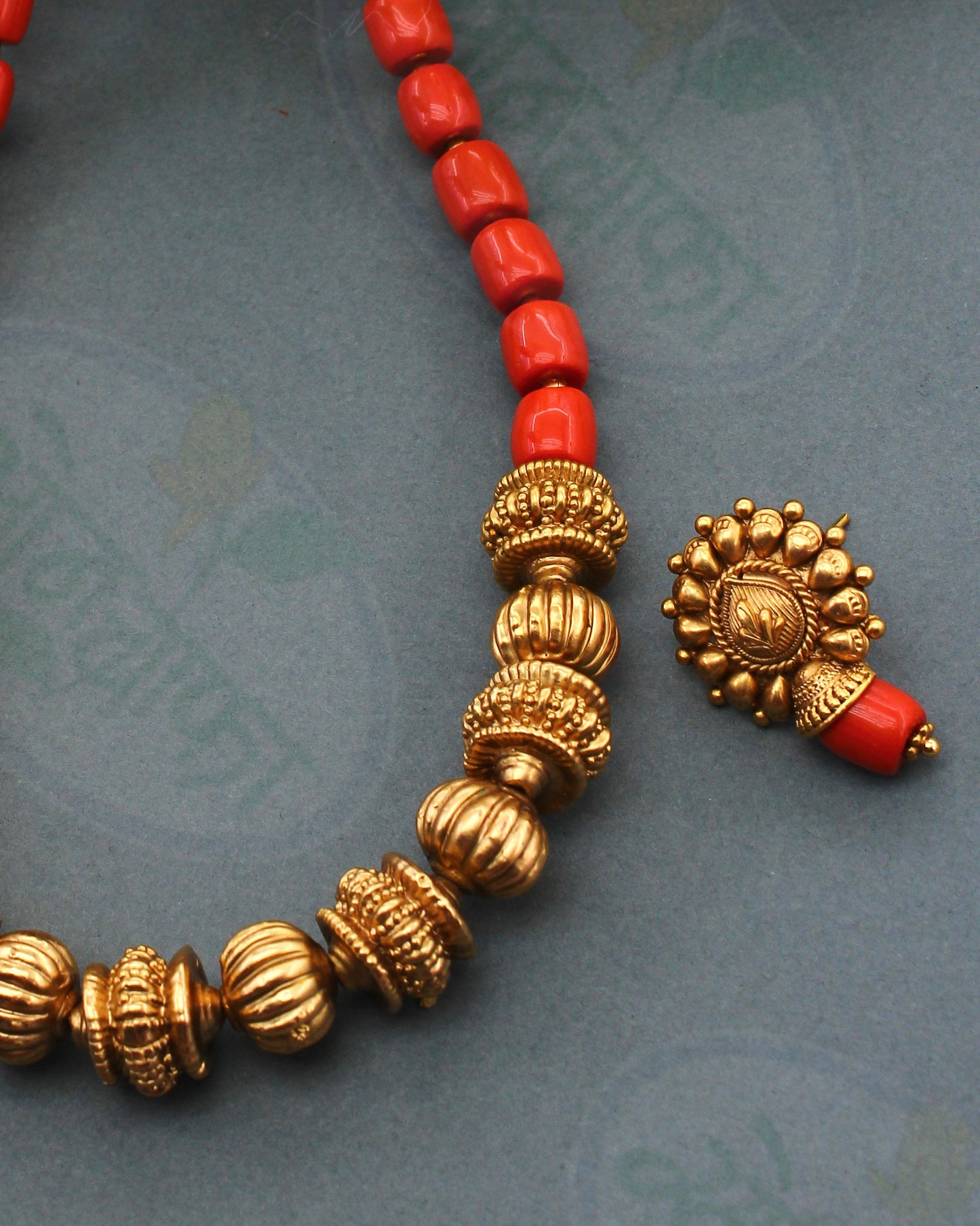 DAINTY CLASSIC GOLD NECKLACE