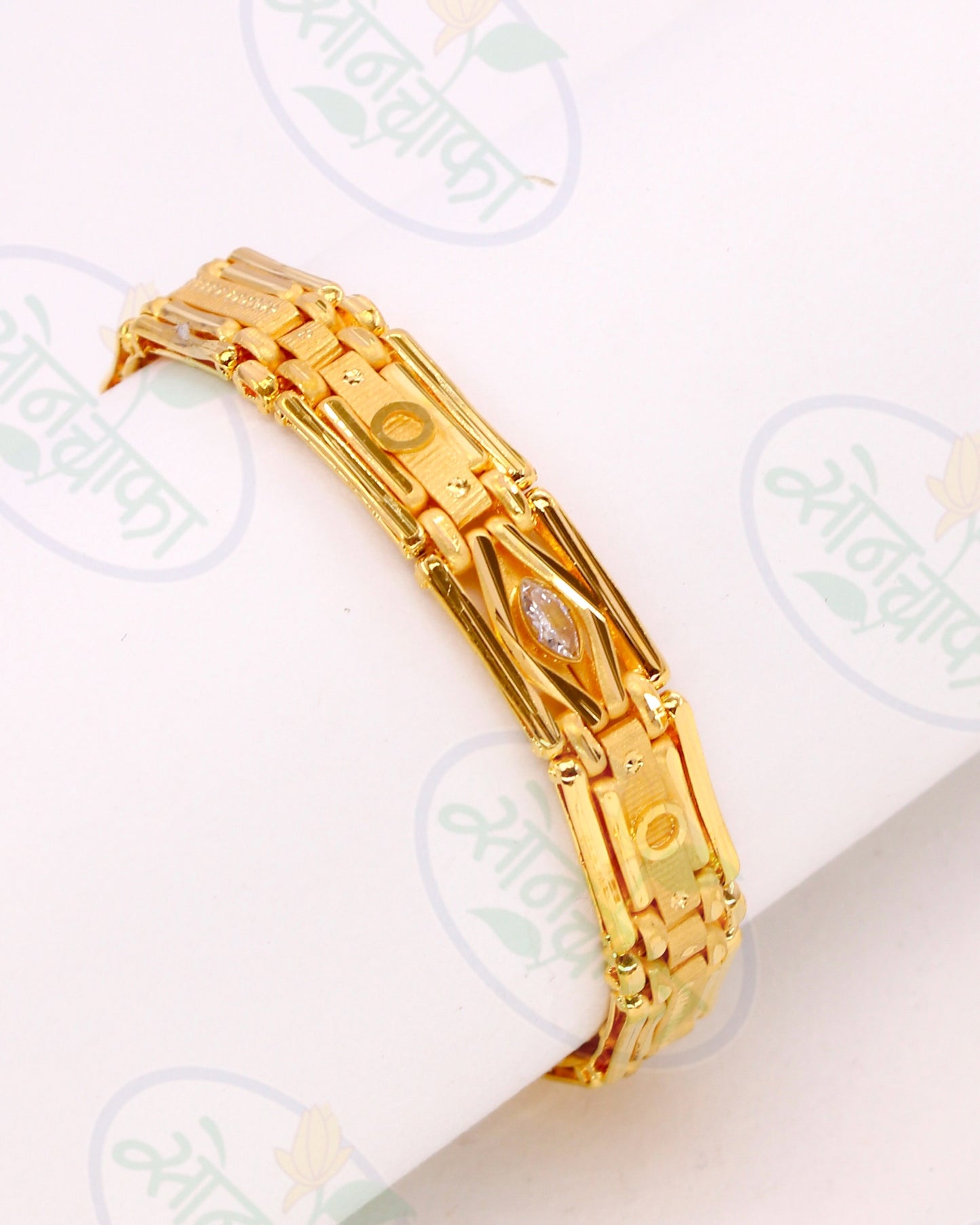 BRILLIANT GOLD PLATED BRACELATE