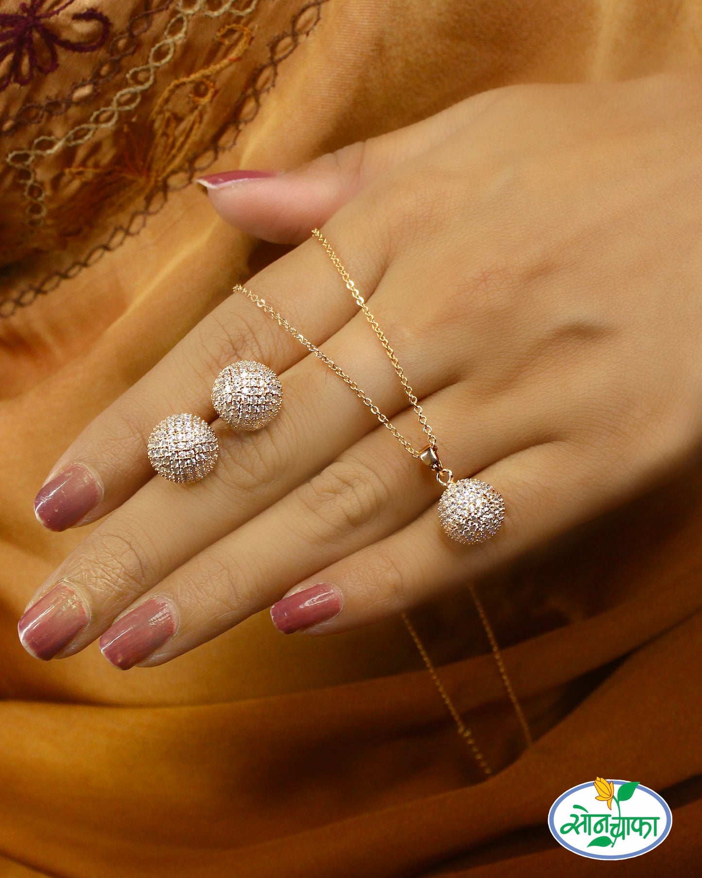 BEUTIFUL DIAMOND CHAIN