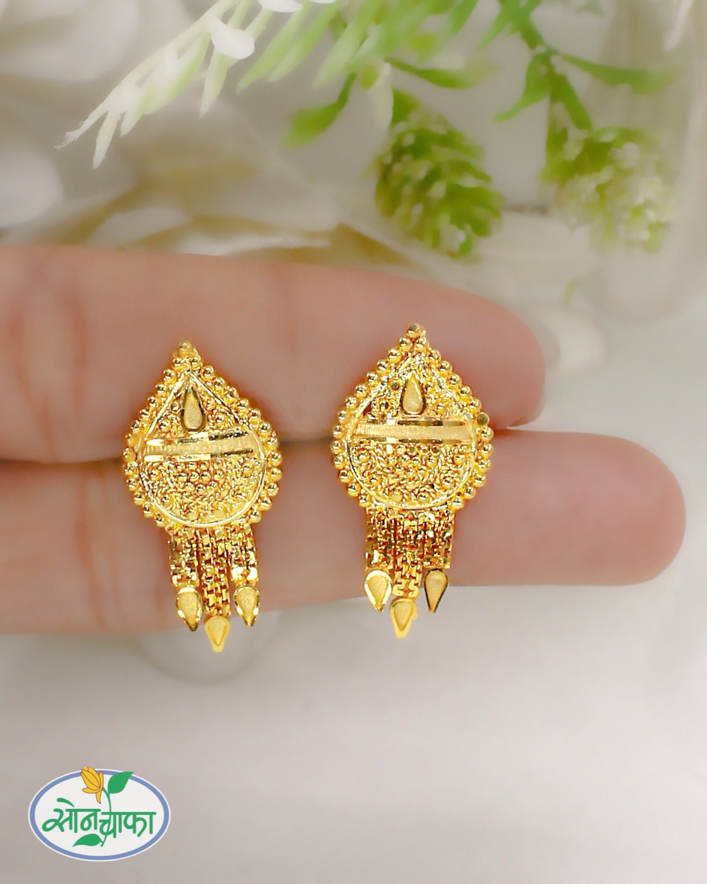 CLASICAL GOLD PLATED EARRINGS