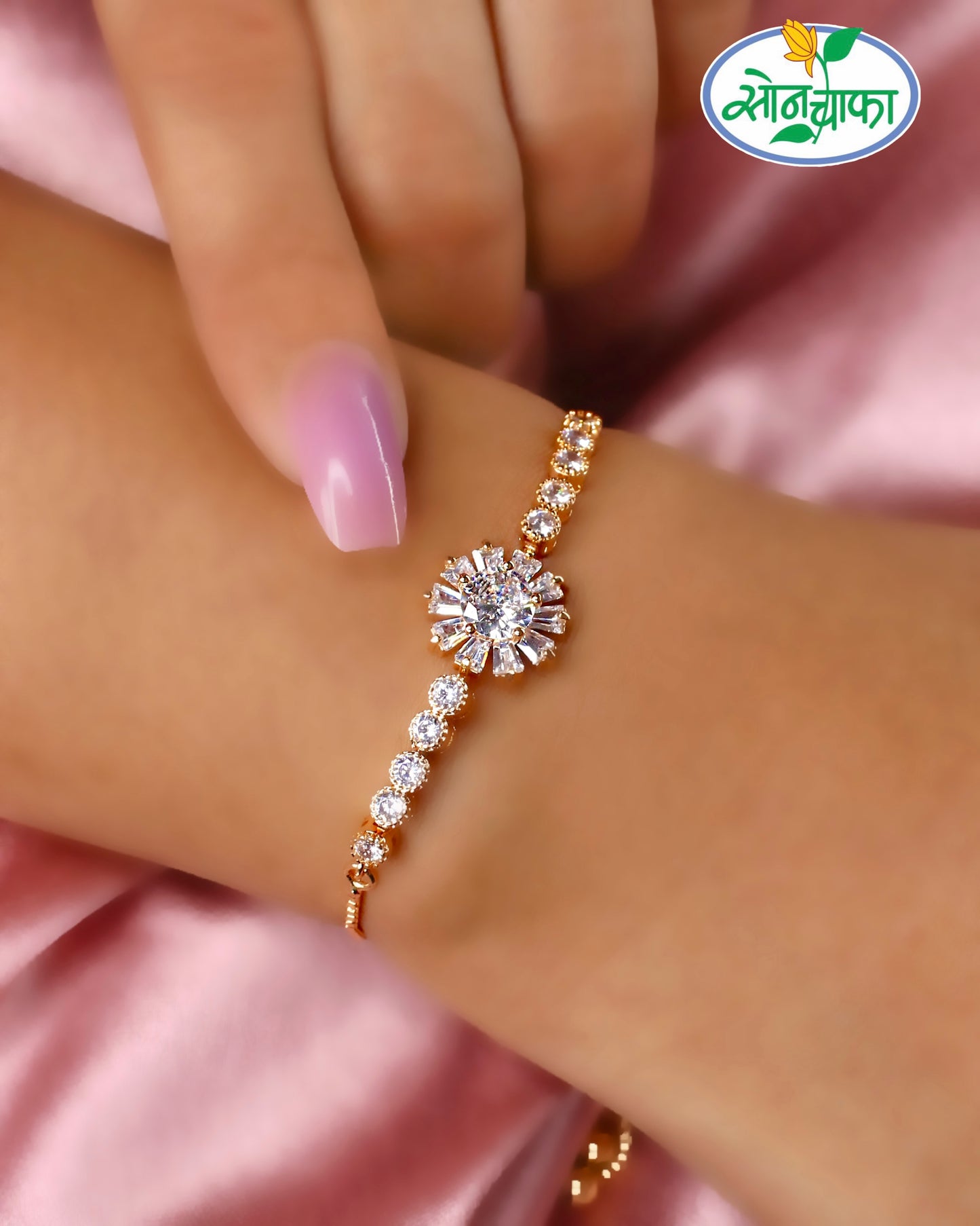 GLINTING GLAM DIAMOND BRACELET