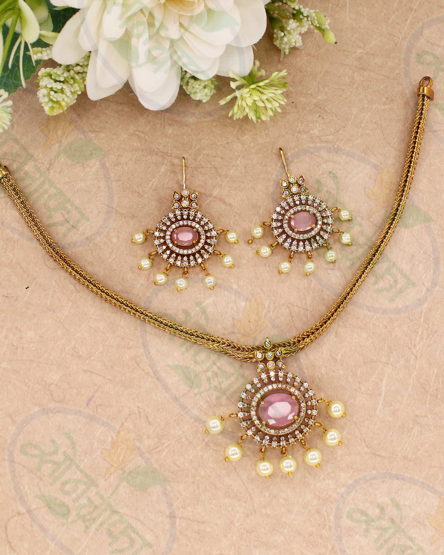 BEAUTIFUL PINK STONE NECKLACE