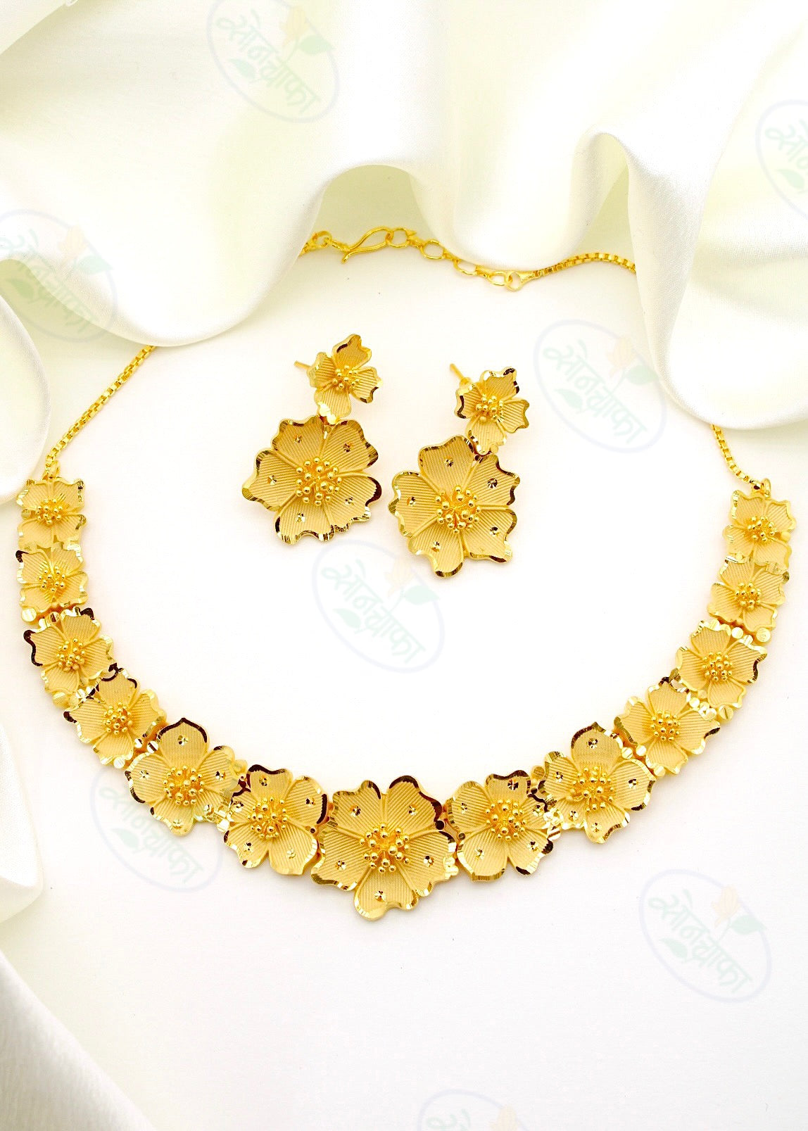 FANCY FLORESCENCE NECKLACE