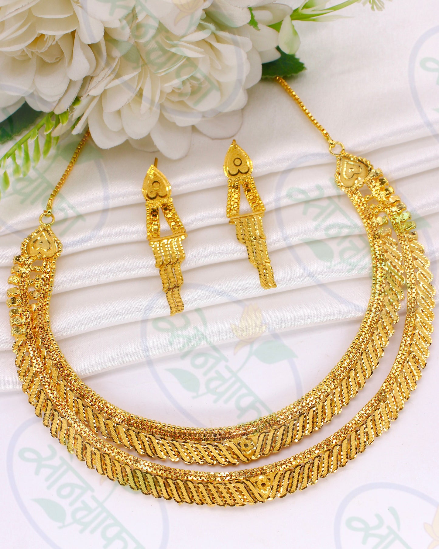 MAGNIFICENT GOLD PLATED NECKLACE