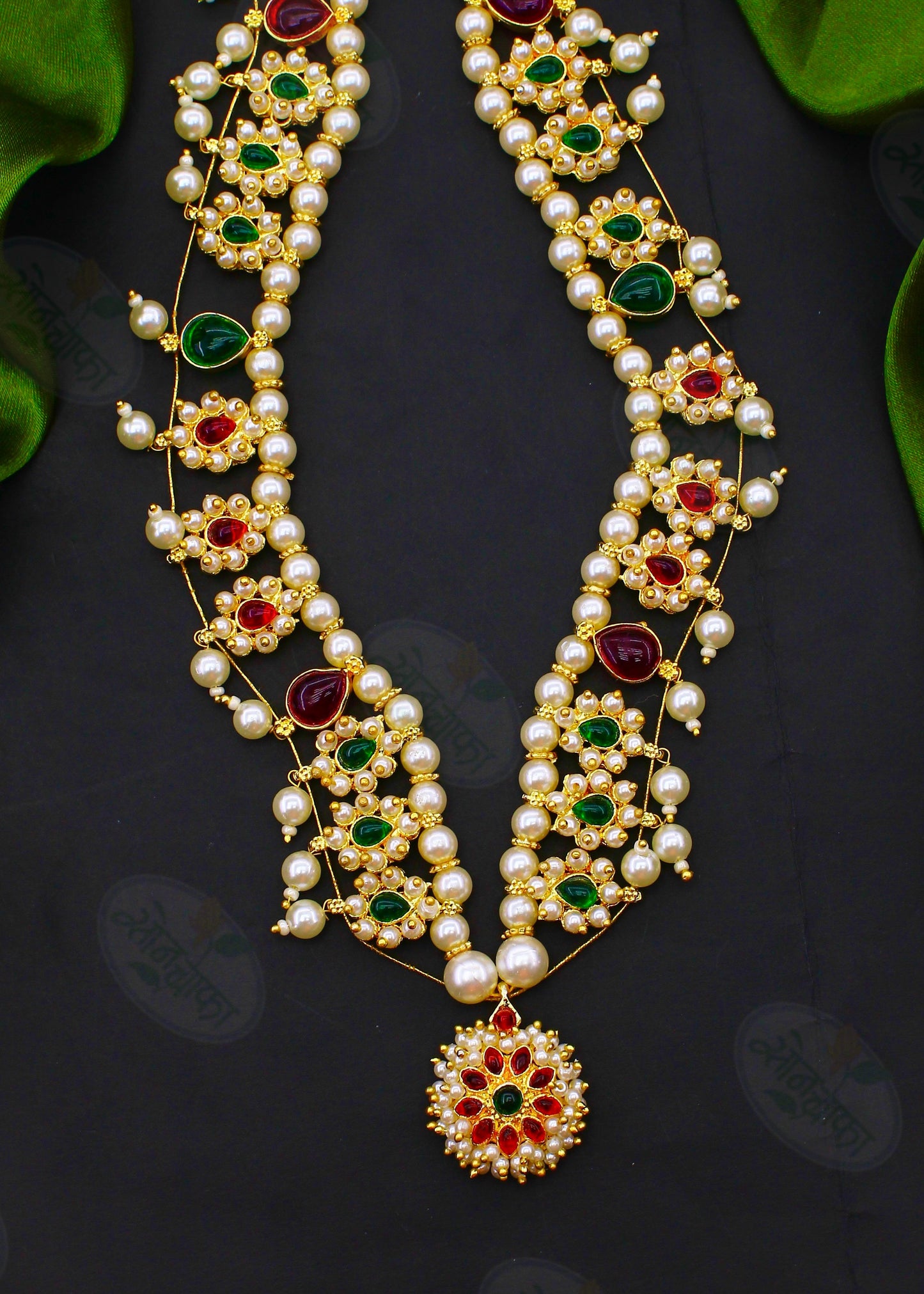 FANCY MOTI KOLHAPURI SAAJ