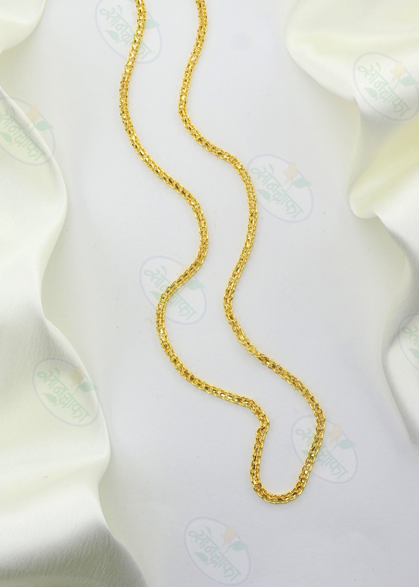 CHIC & DAINTY GOLDEN CHAIN