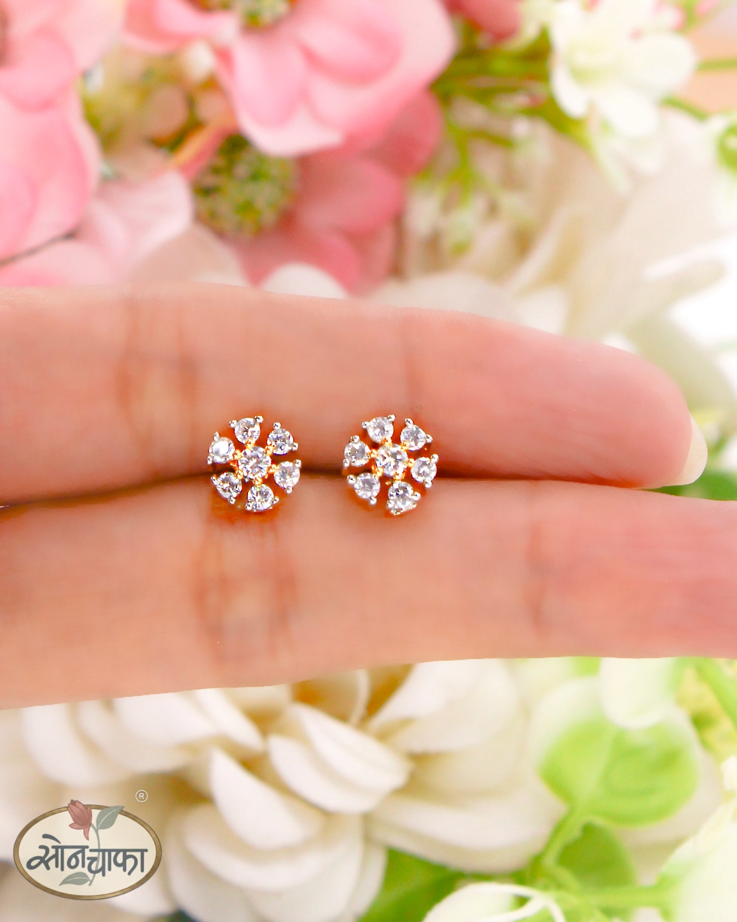 PRETTY DIAMOND EARRINGS