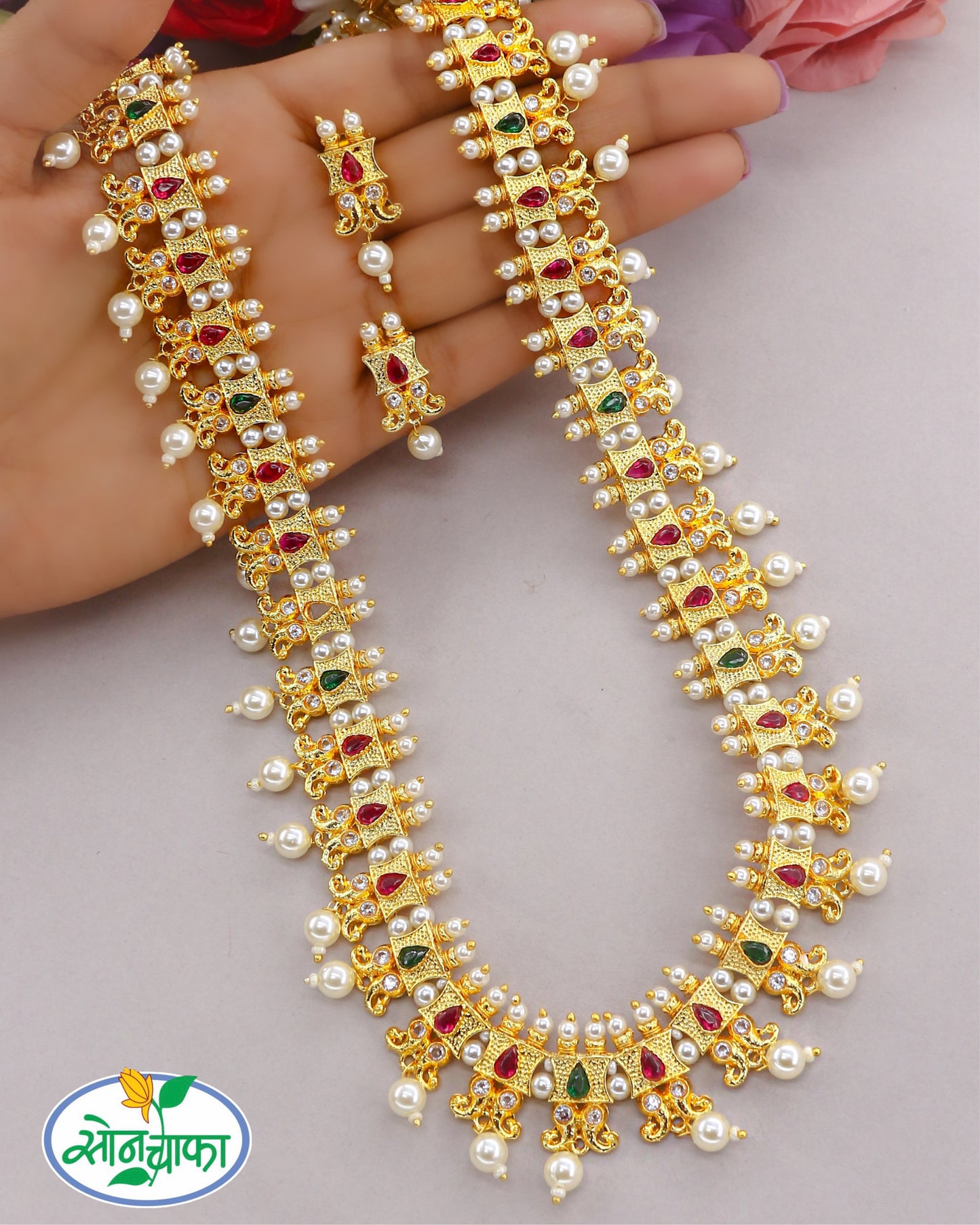 IMPRESSIVE MOTI NECKLACE