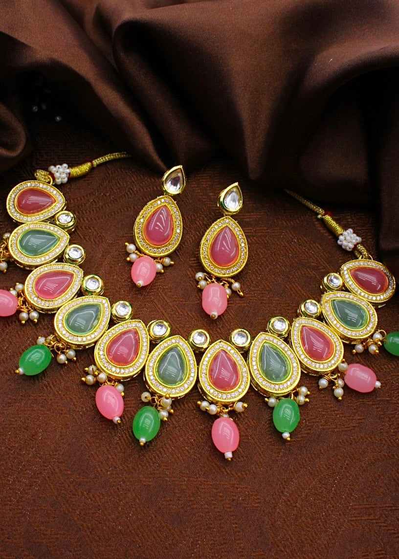 EXCLUSIVE KUNDAN NECKLACE