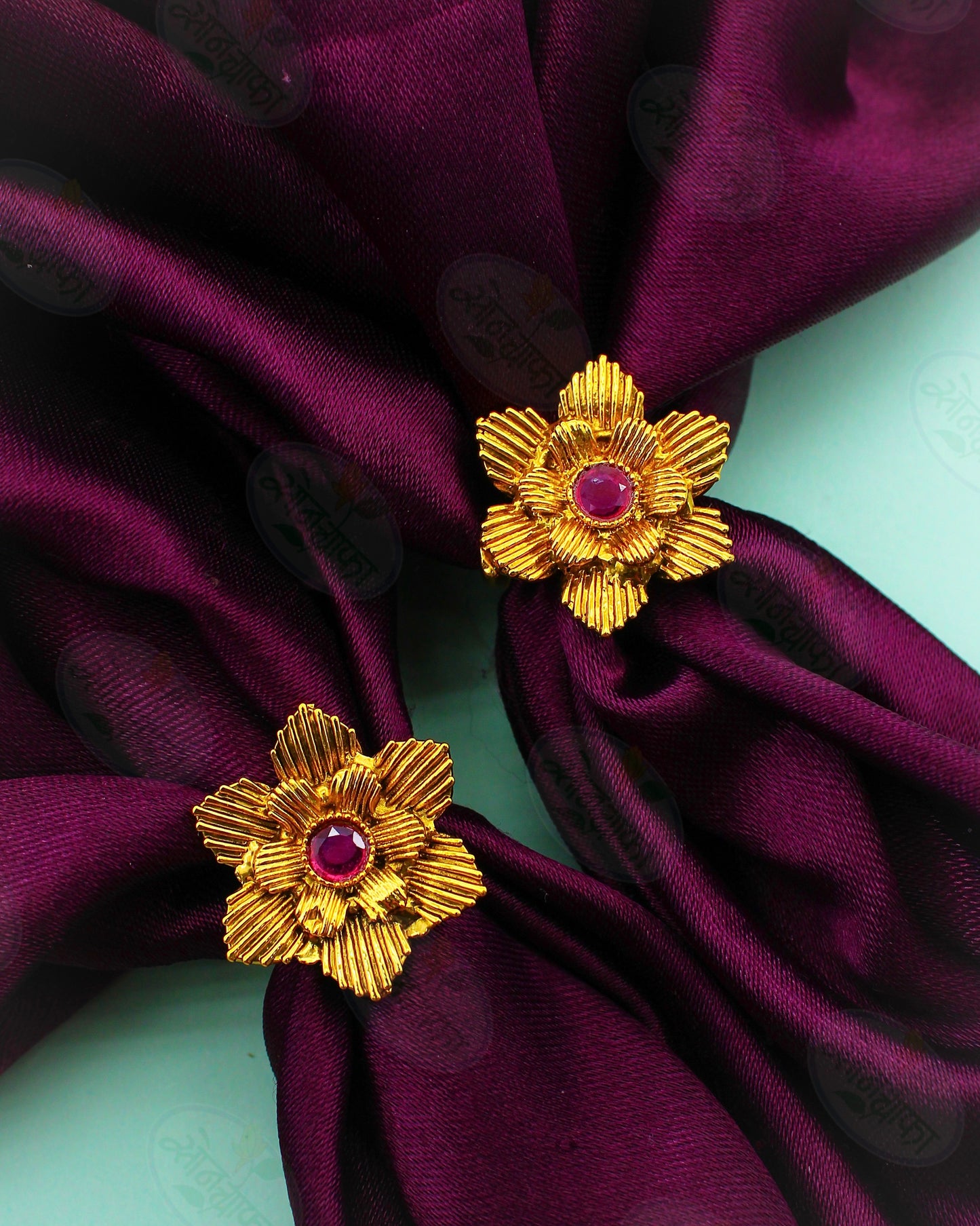 BEAUTIFUL ANTIQUE BICHAVE