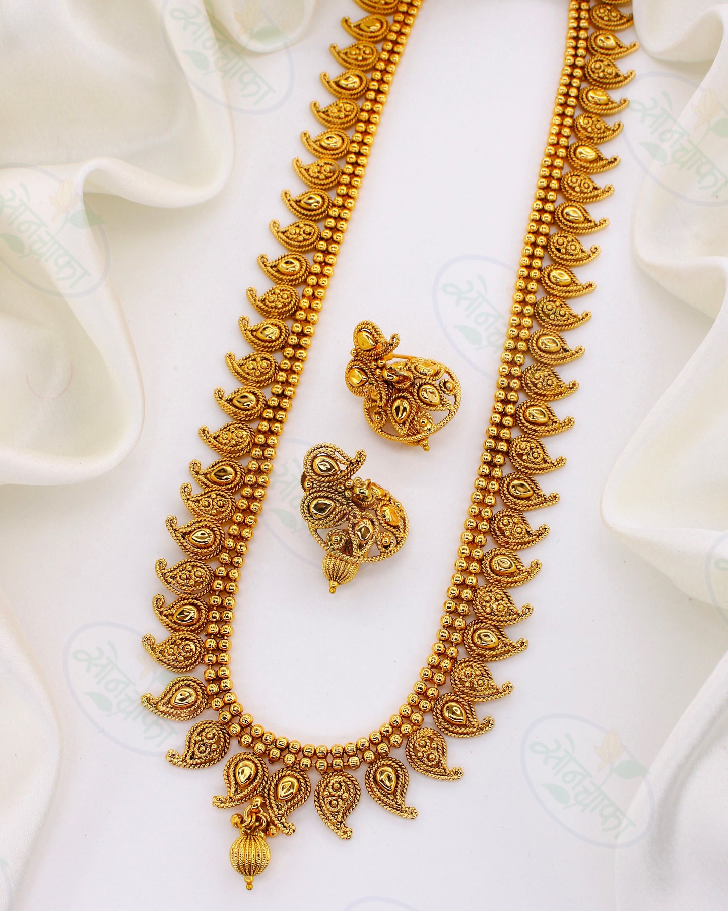 ECLECTIC FANCY LEAFY ANTIQUE NECKLACE