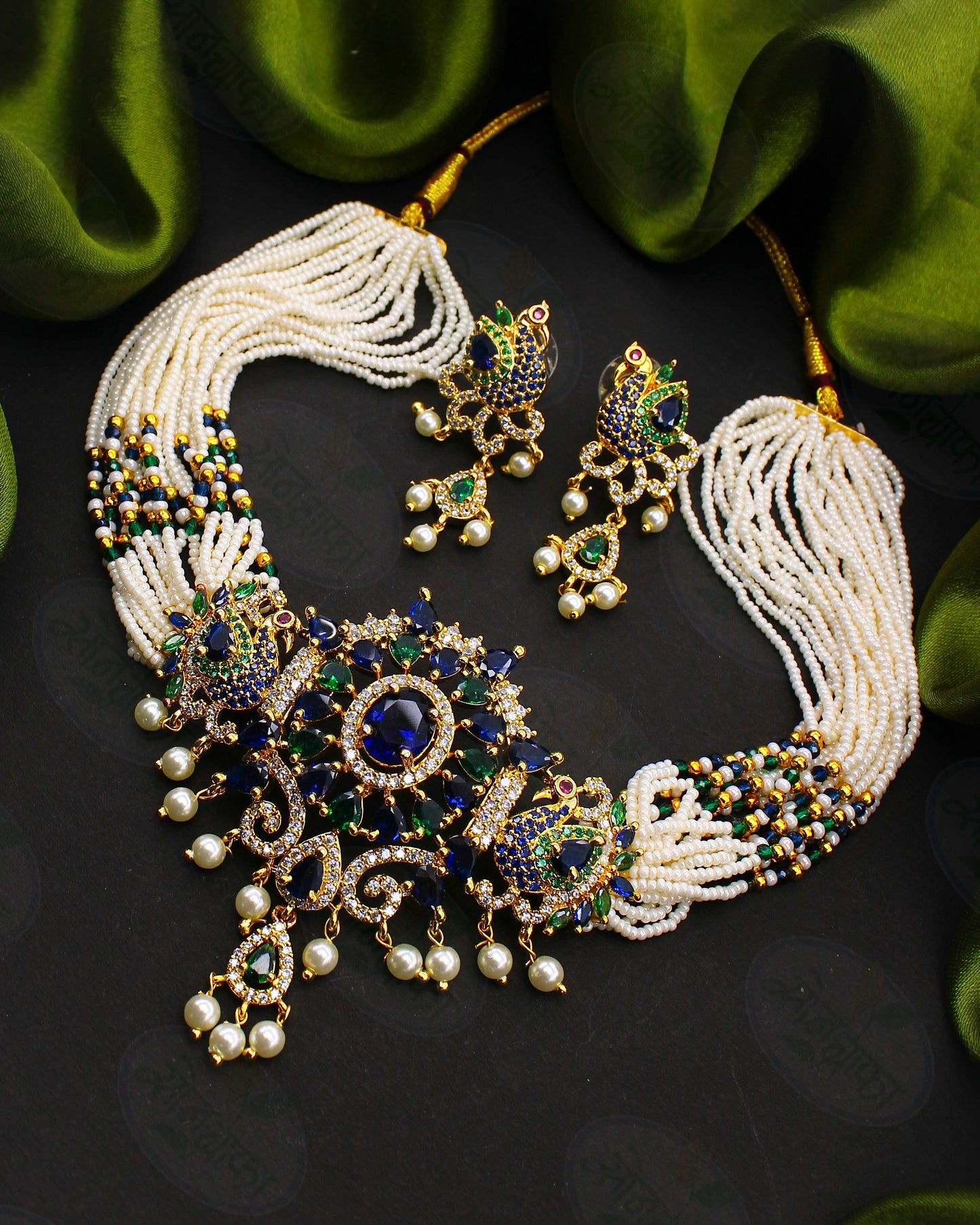 GORGEOUS PEARL NECKLACE