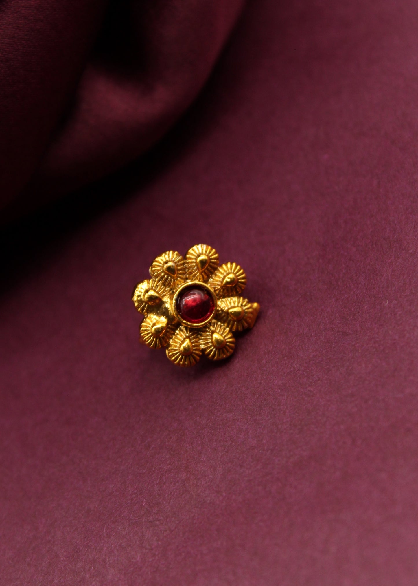 GRACEFUL DESIGNER NOSE PIN