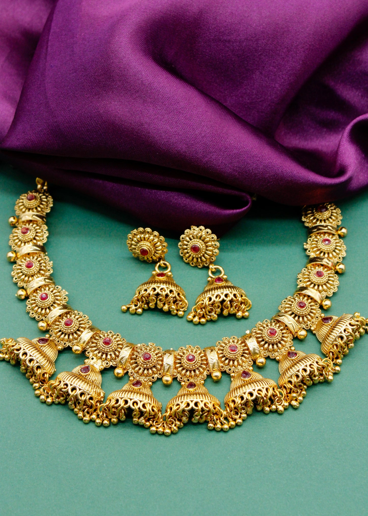 ENTHRALL TRADITIONAL NECKLACE