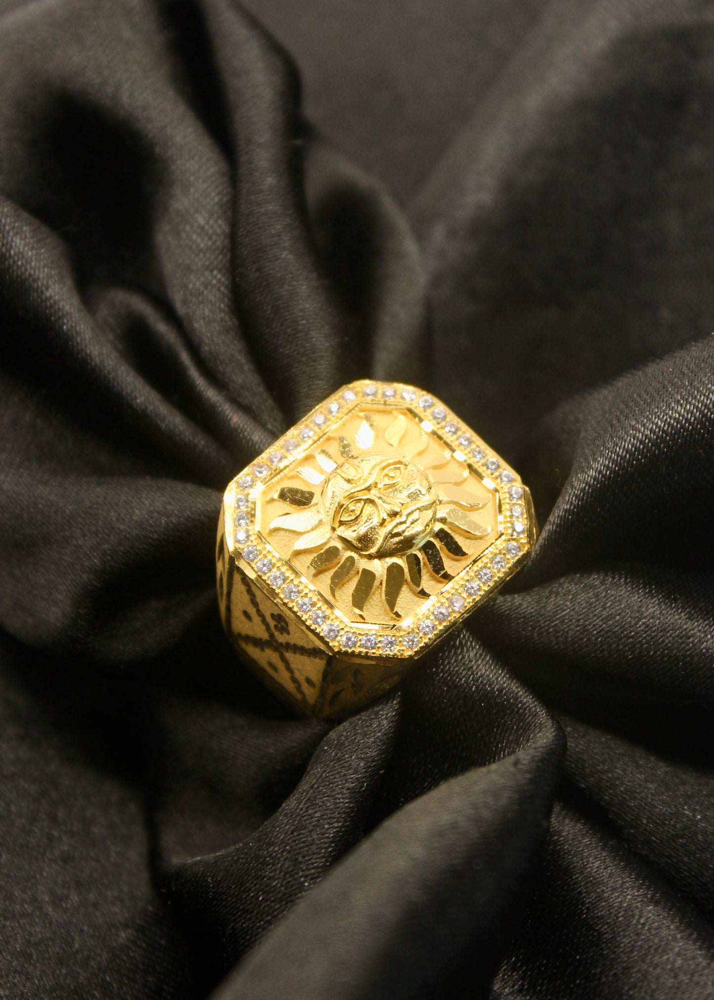 SQUARE DESIGNER GOLDEN RING