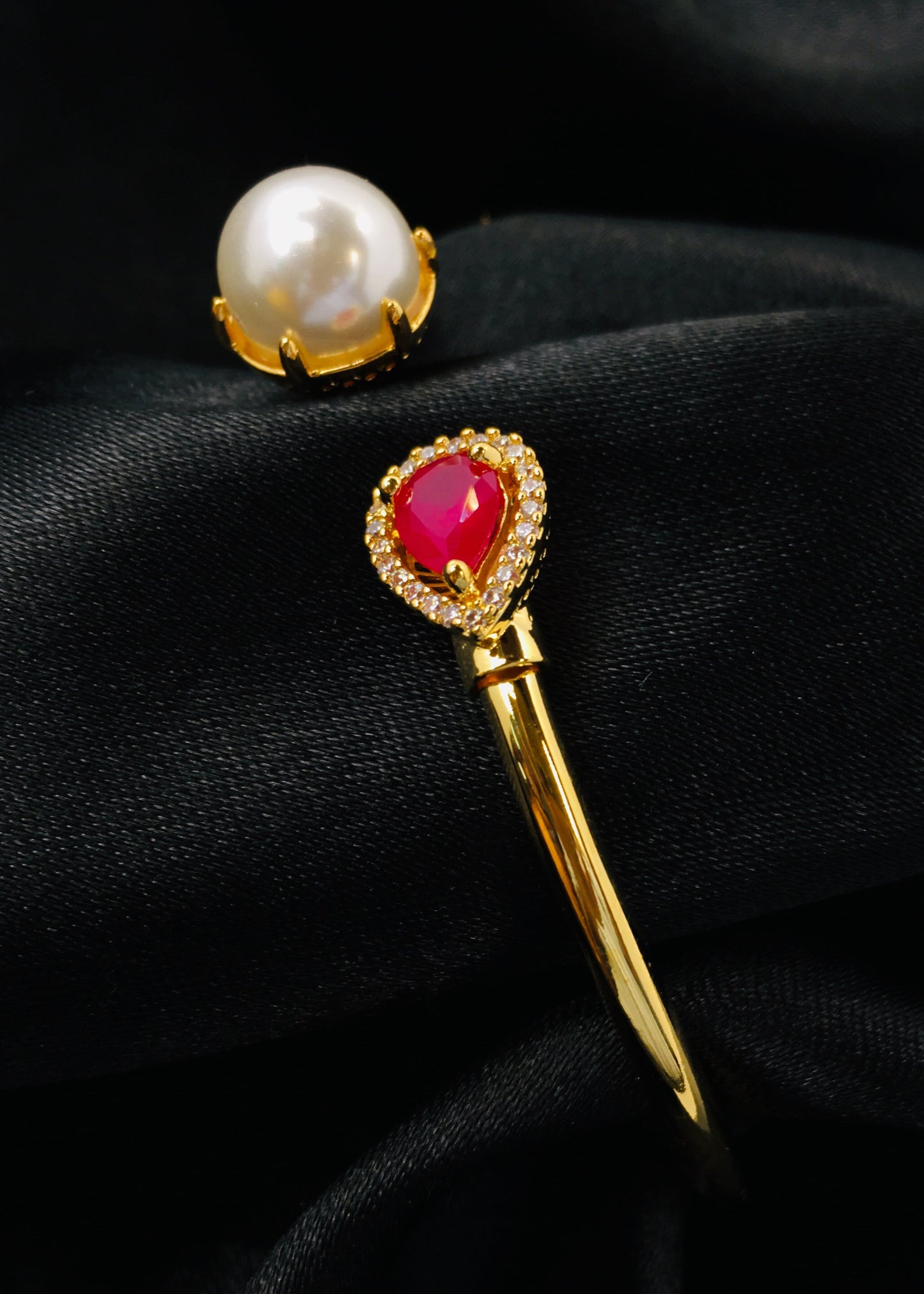 CLASSY DESIGNER BRACELET