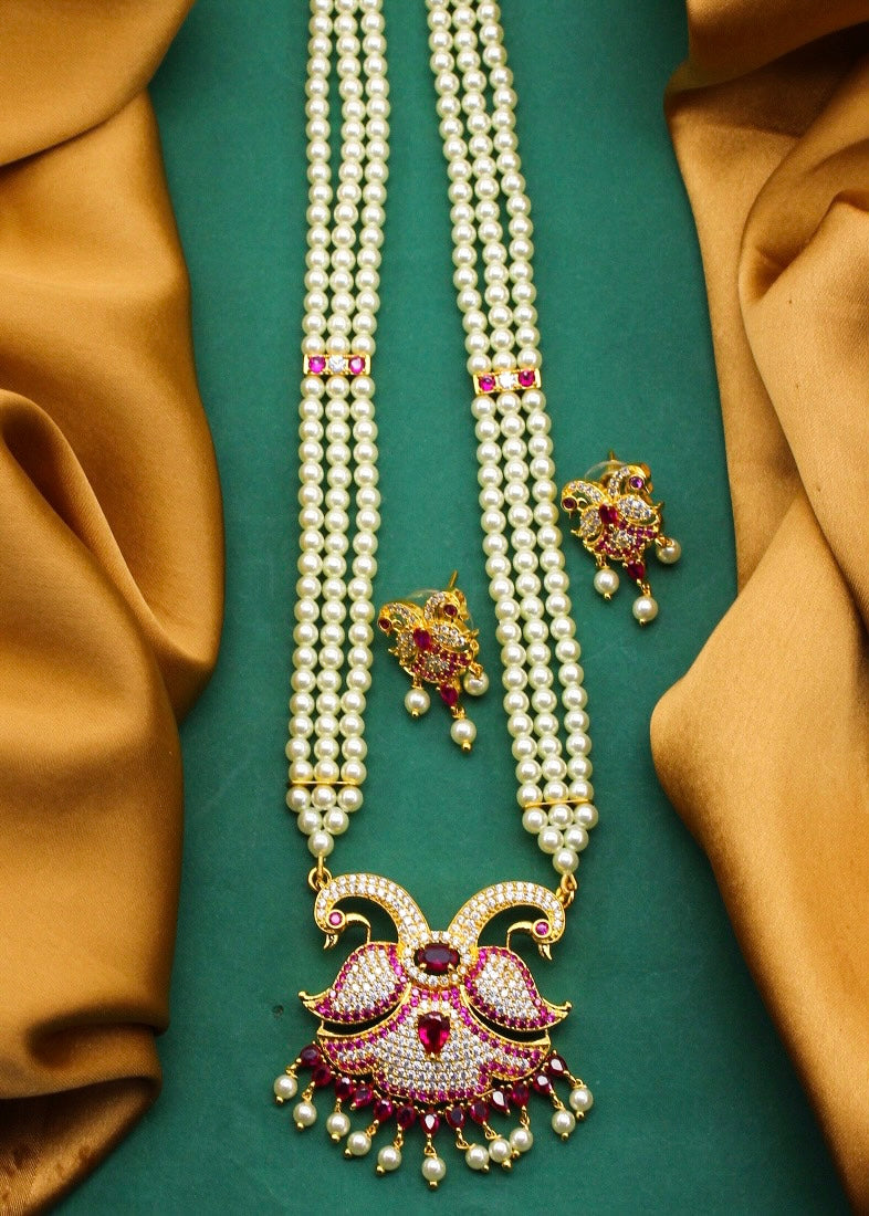 CLASSY PEACOCK NECKLACE