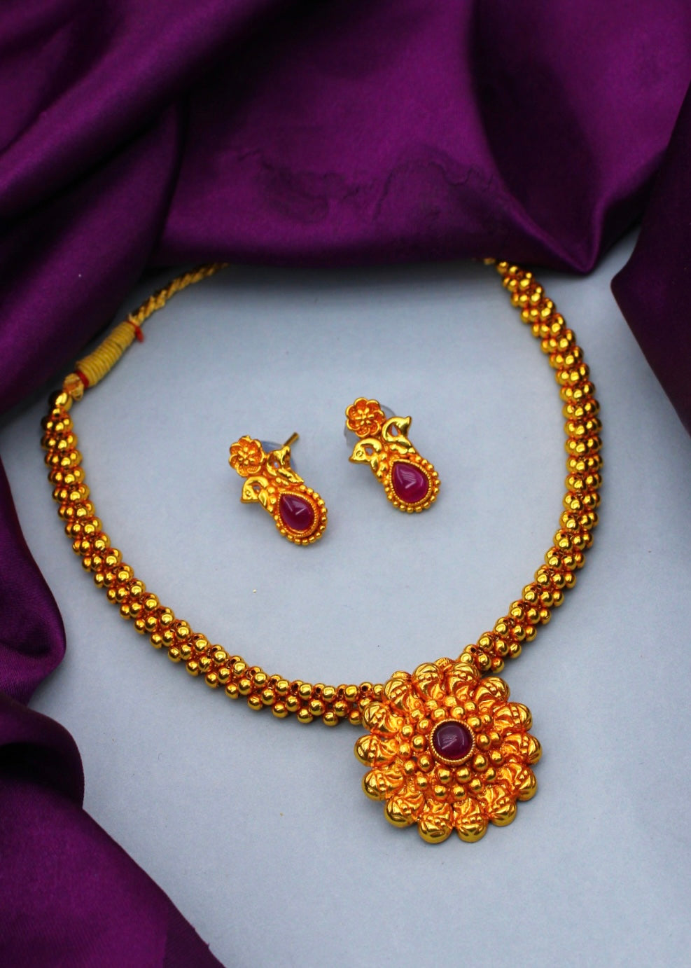 CLASSY MALHAR NECKLACE