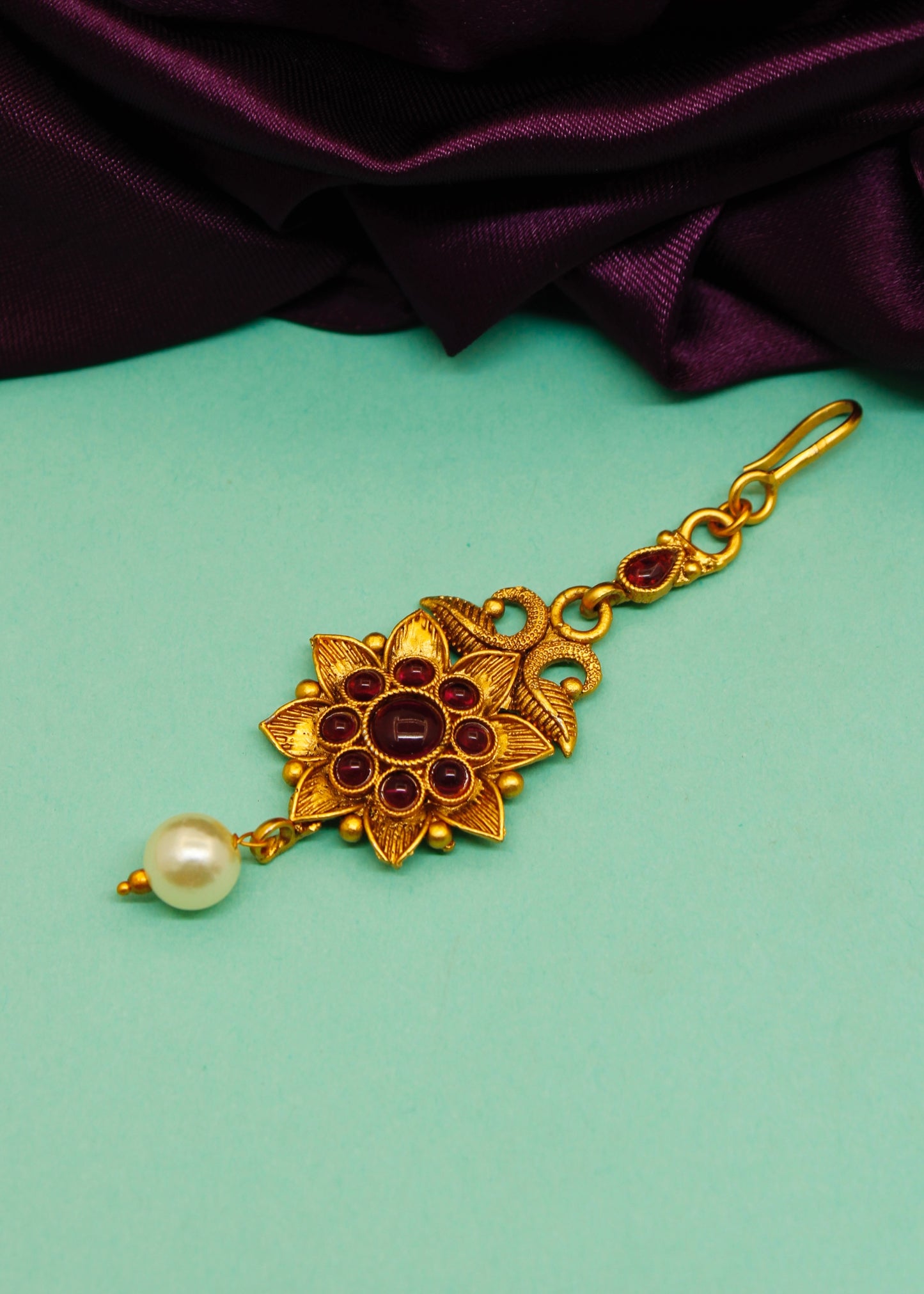 STUDDED FLORAL PESHWAI BINDI