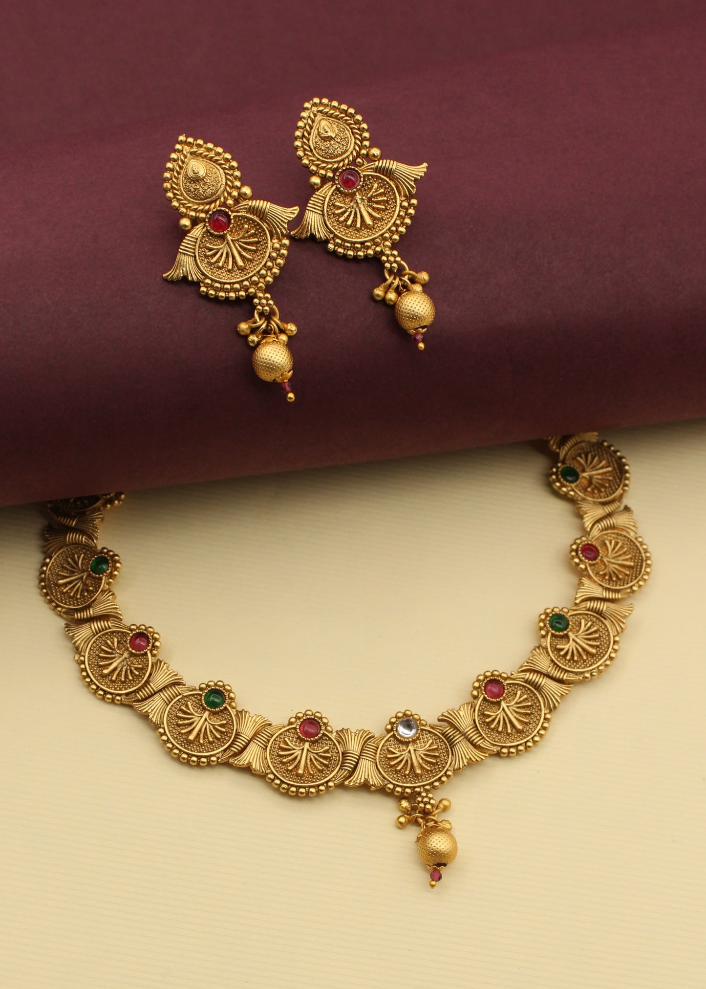 ENCHANTING AHILYA NECKLACE