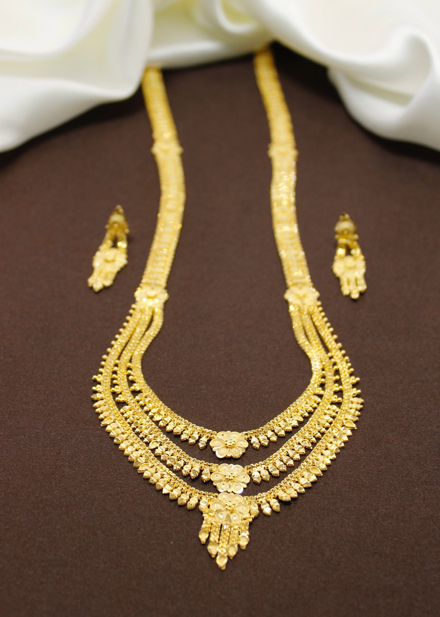 DAINTY FLORAL GOLDEN NECKLACE