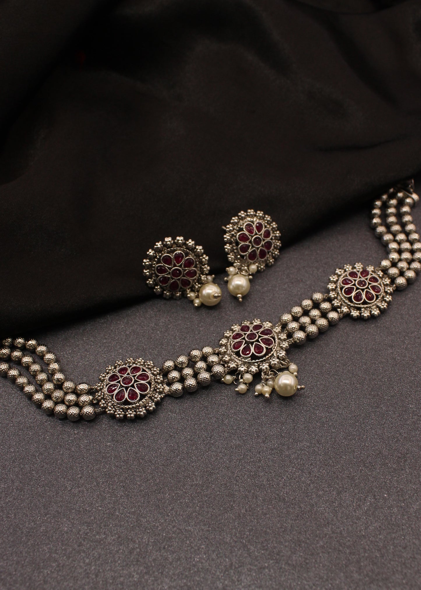 OXIDISED BEADS FLORET CHOKER