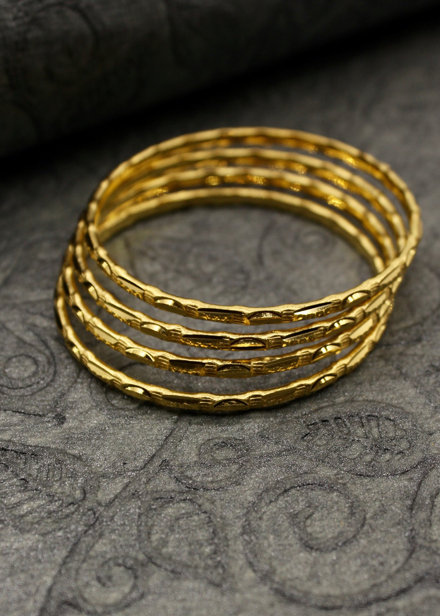 ELEGANT GOLDEN BANGLES
