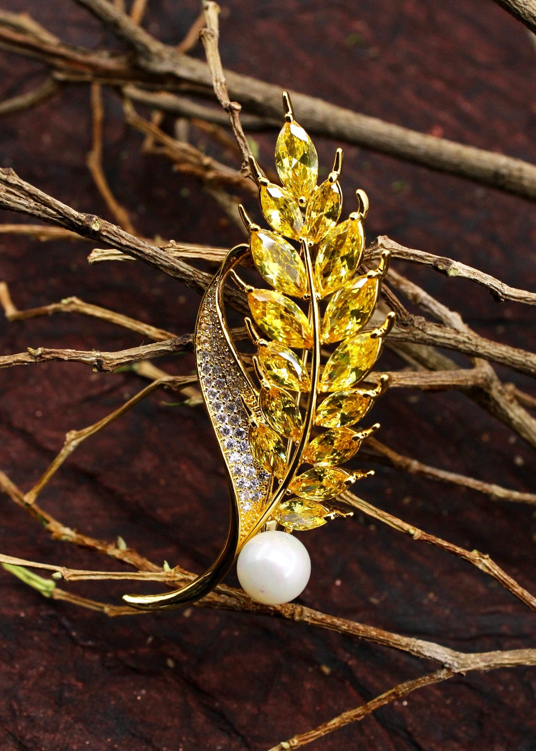 LEAF DESIGNER SAREEPIN