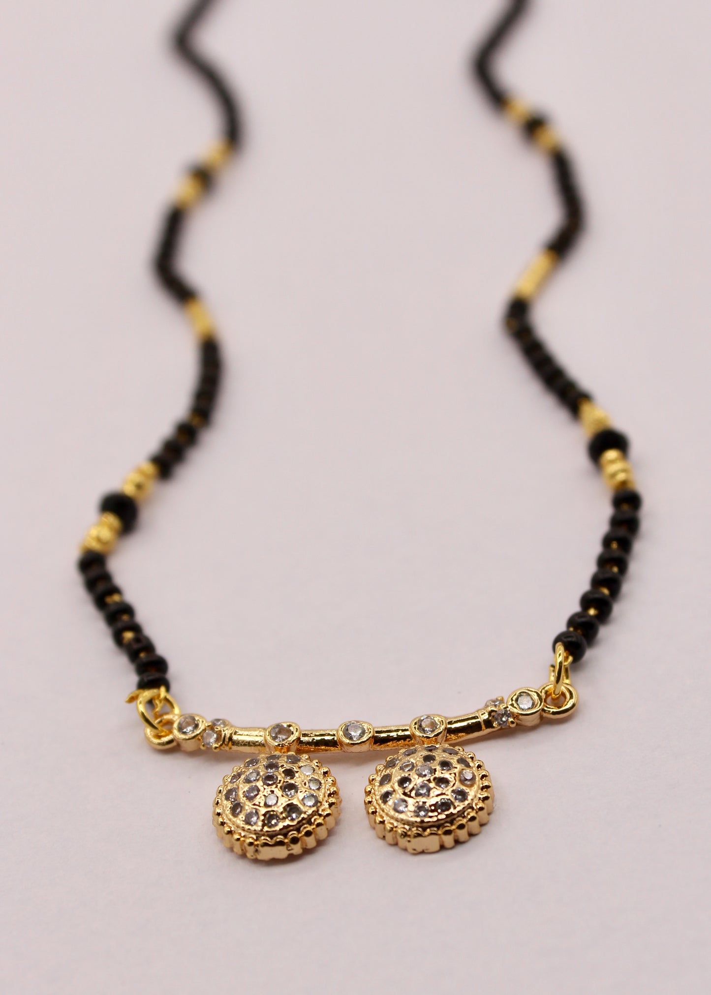 PRETTY CIRCLE PENDANT MANGALSUTRA-
