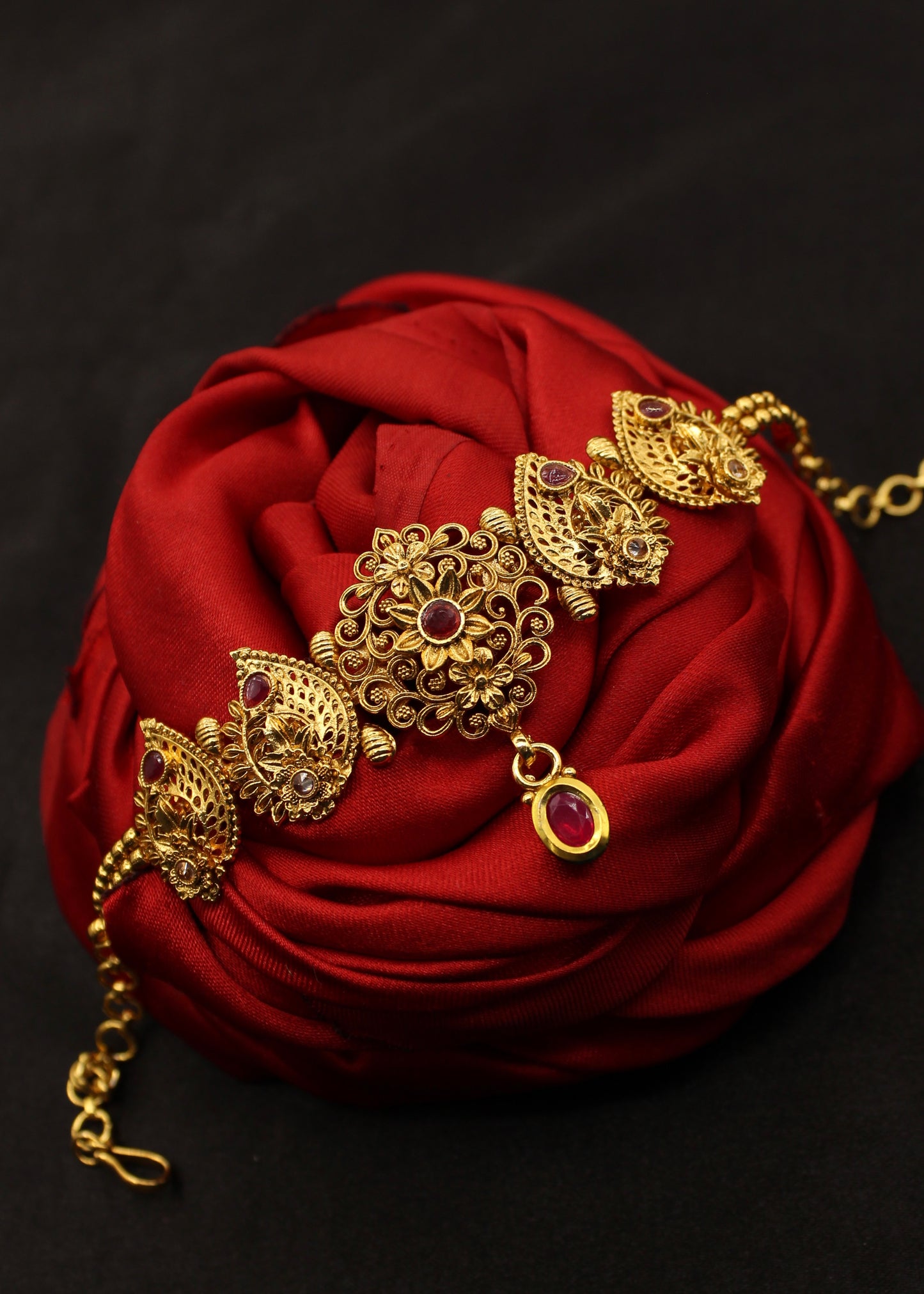 MAJESTIC FLORET AHILYA WAKI